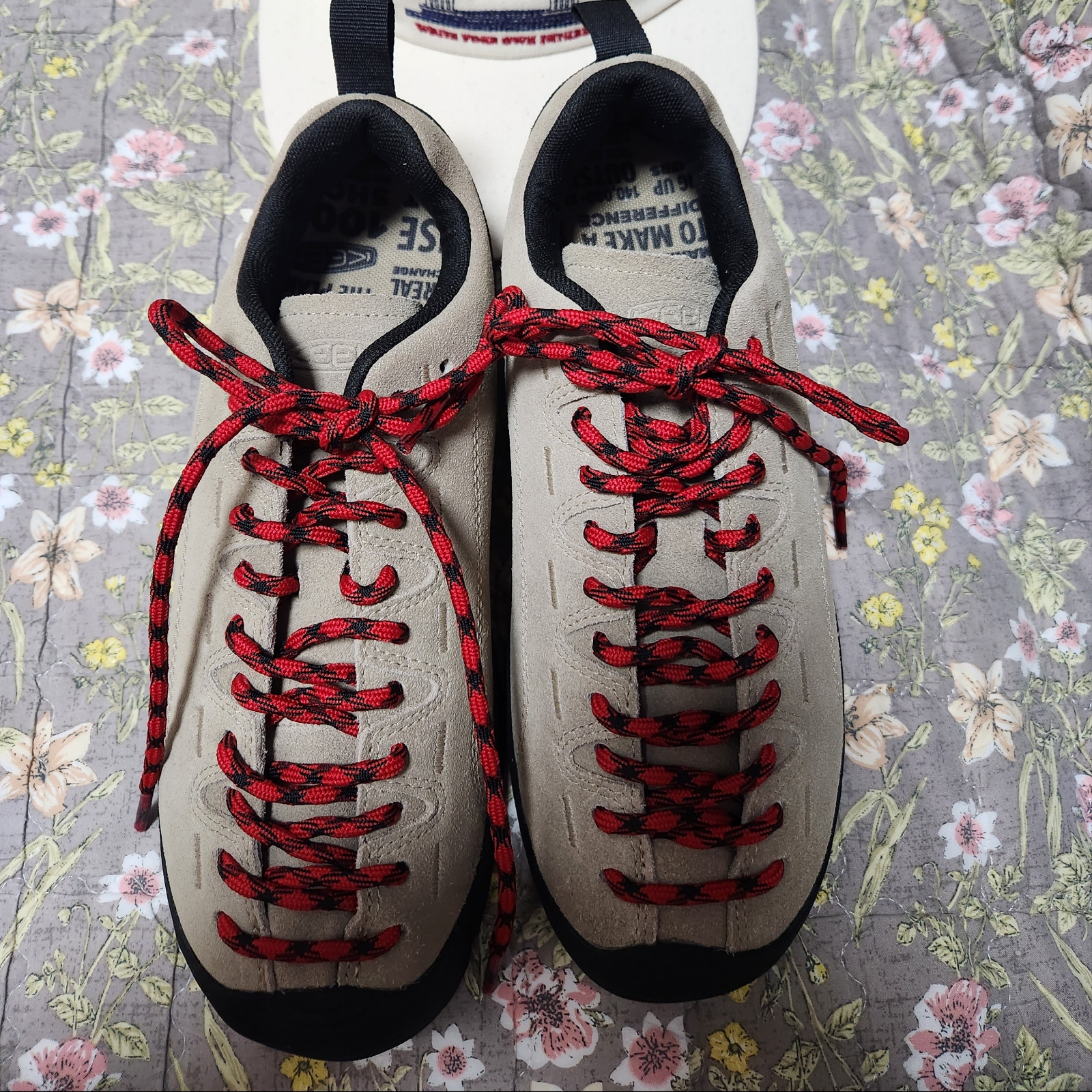 (W) Keen Jasper Suede Sneakers Silver Mink 착용 스타일