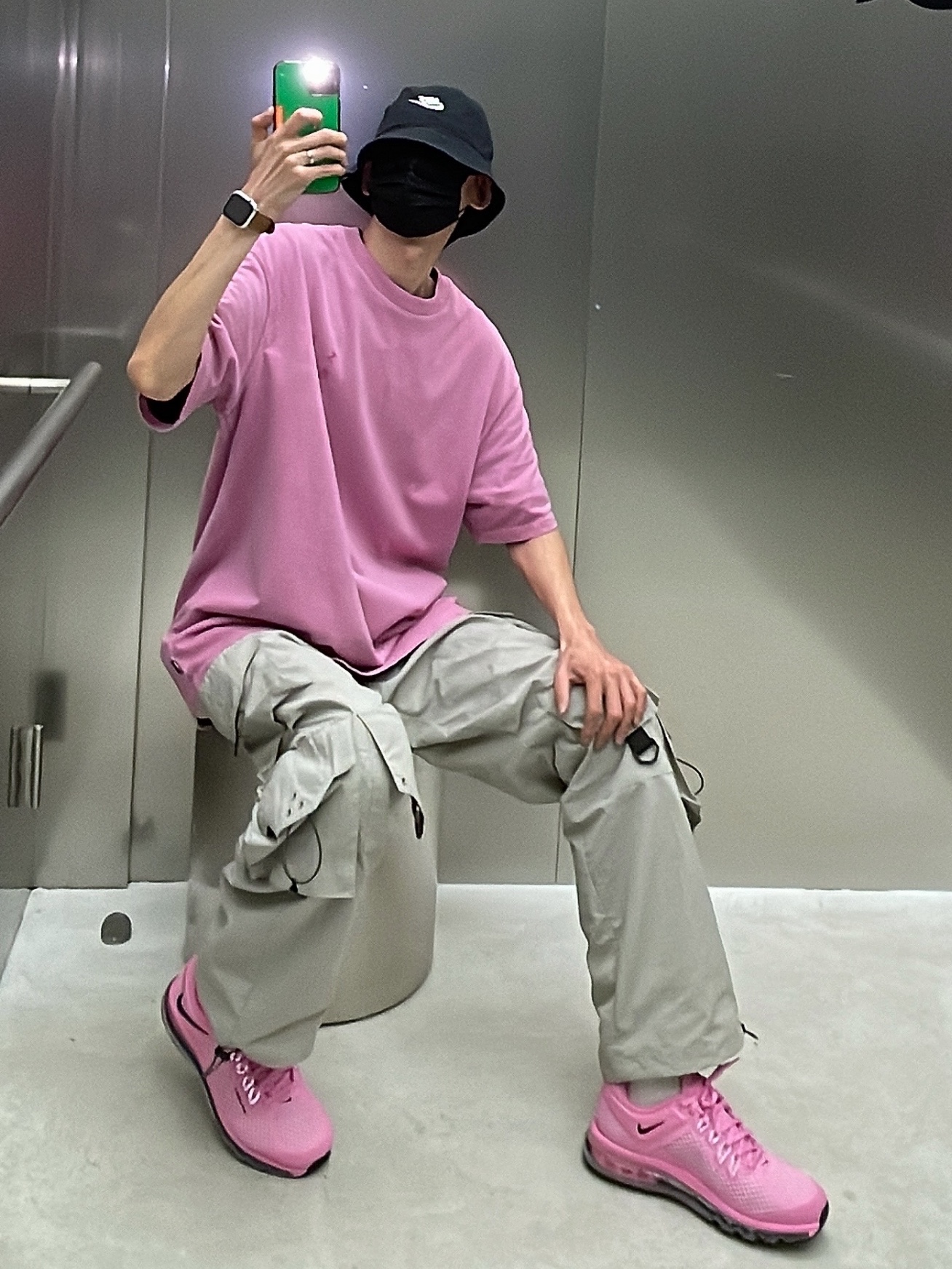 Nike x Stussy Air Max 2013 Psychic Pink, IAB Studio Pigment T-Shirt Magenta 착용 스타일 - 3