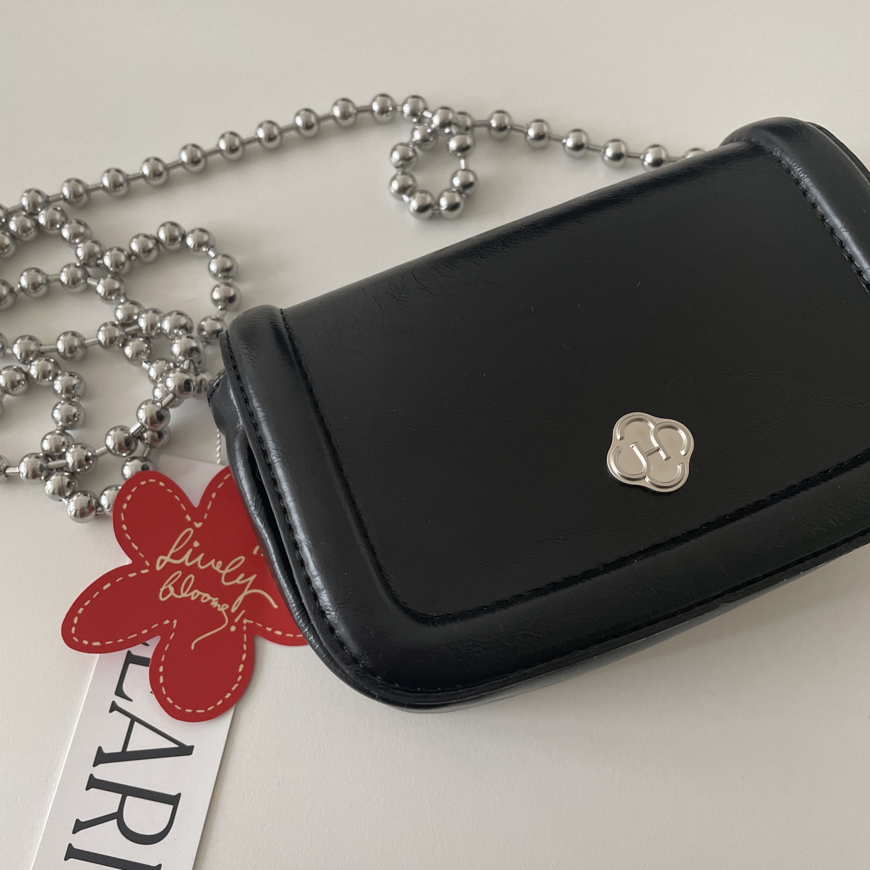 Heeari Women Poppy Chain Mini Bag Black 착용 스타일