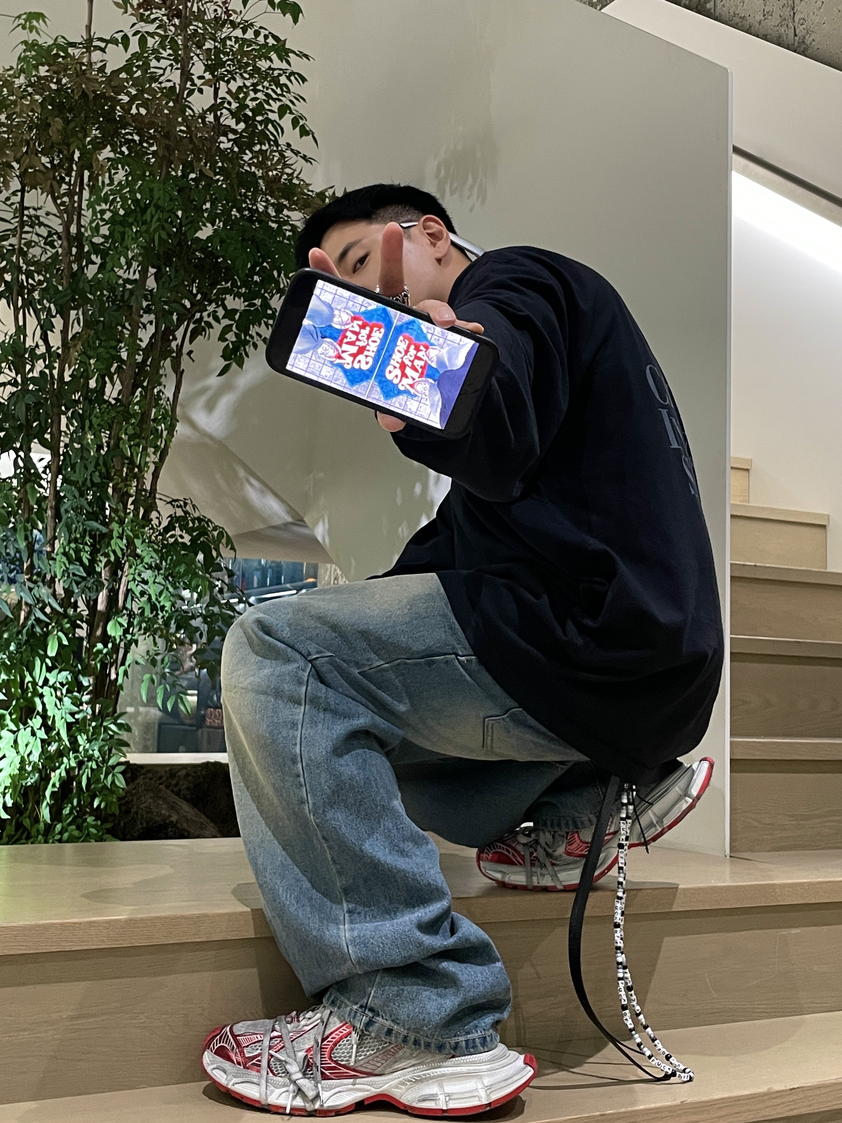 Balenciaga 3XL Sneakers White Red 착용 스타일 - 1
