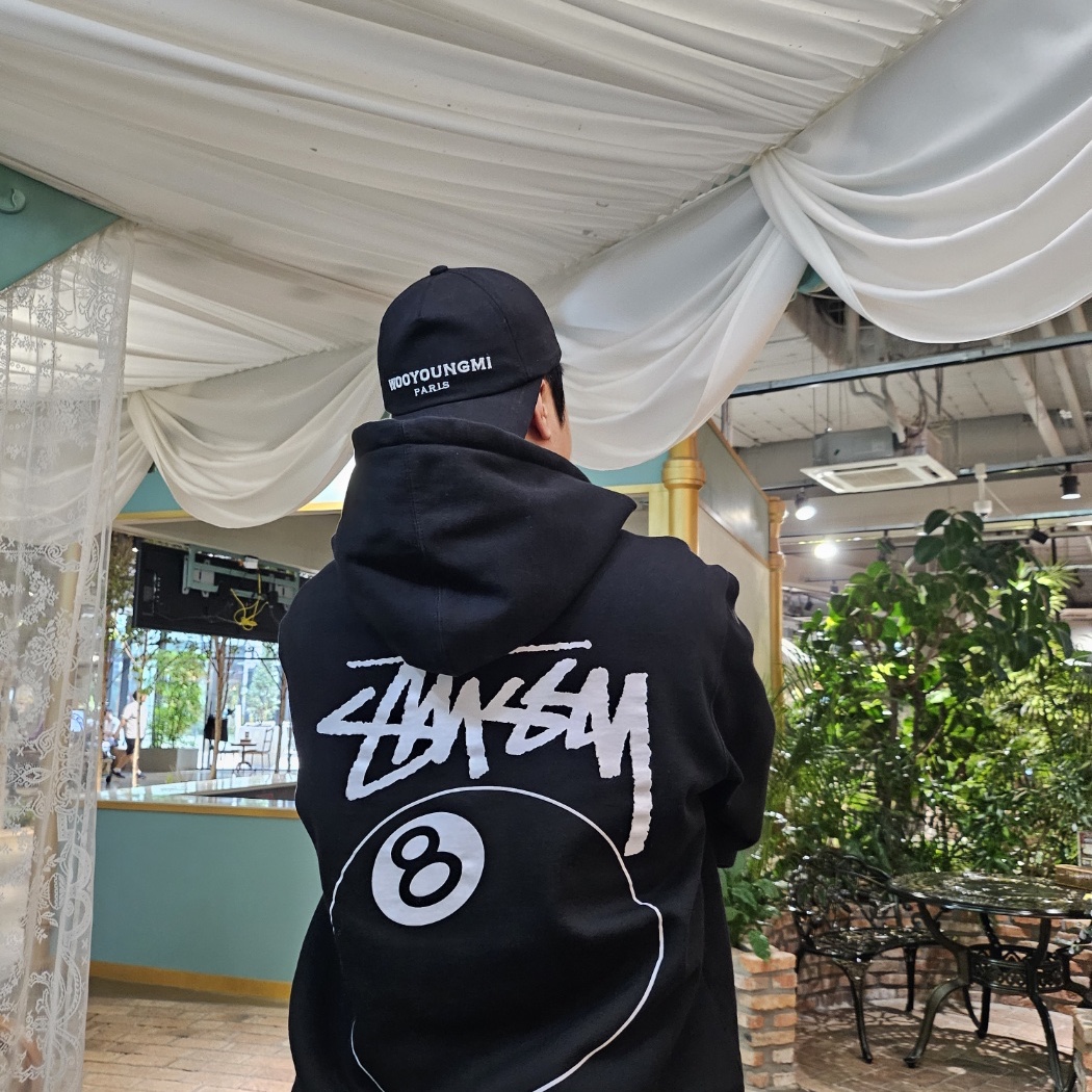 Stussy 8 Ball Zip Hoodie Black - 22SS, Zara Utility Pocket Pants Black 착용 스타일 - 2