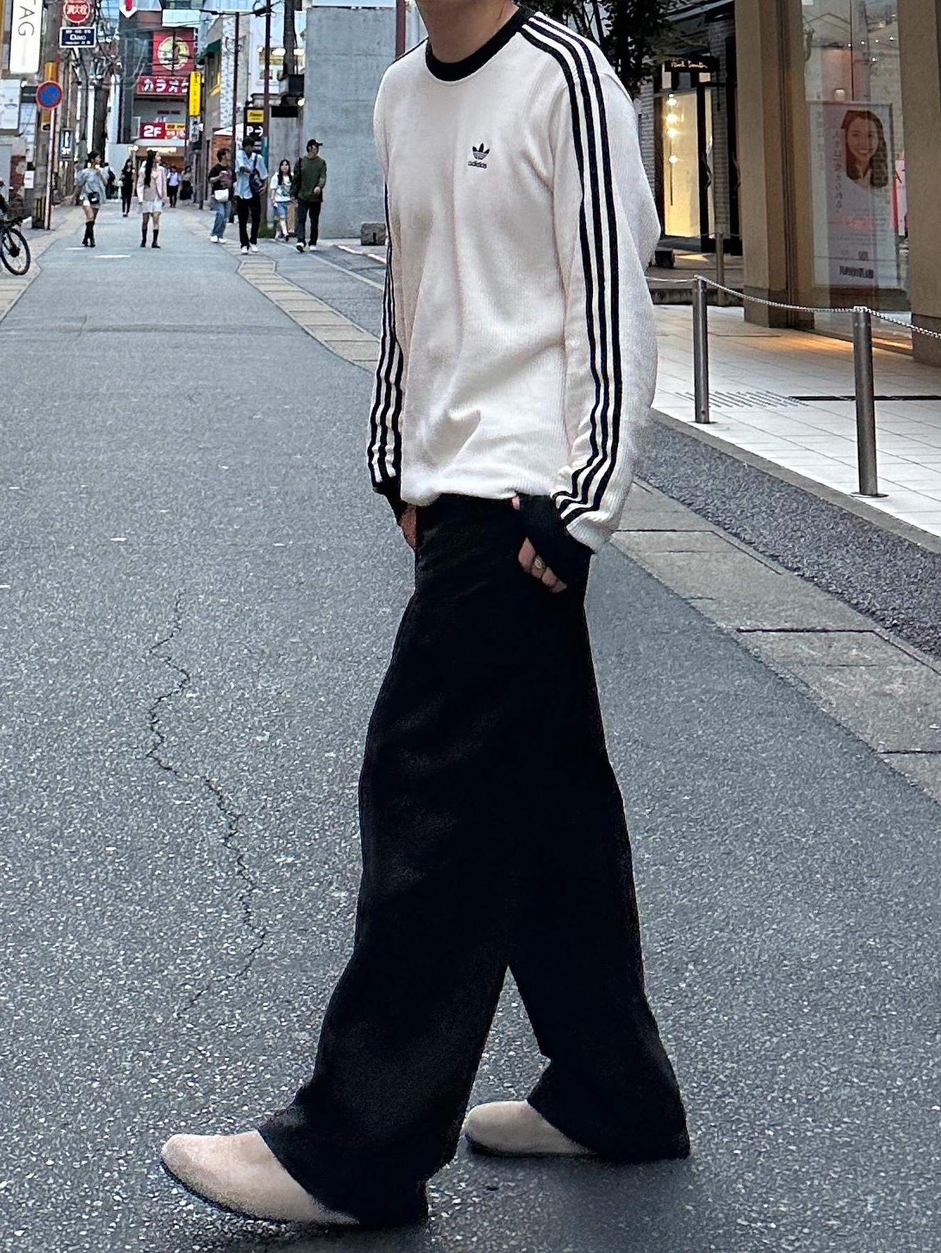 Adidas Adicolor Classic Waffle Crew Wonder White - KR Sizing 착용 스타일 - 2