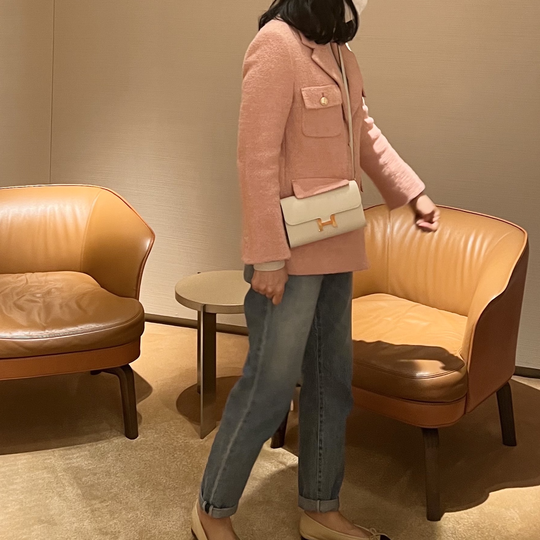 Hermes Constance Long To Go Wallet Epsom & Gold Craie 착용 스타일