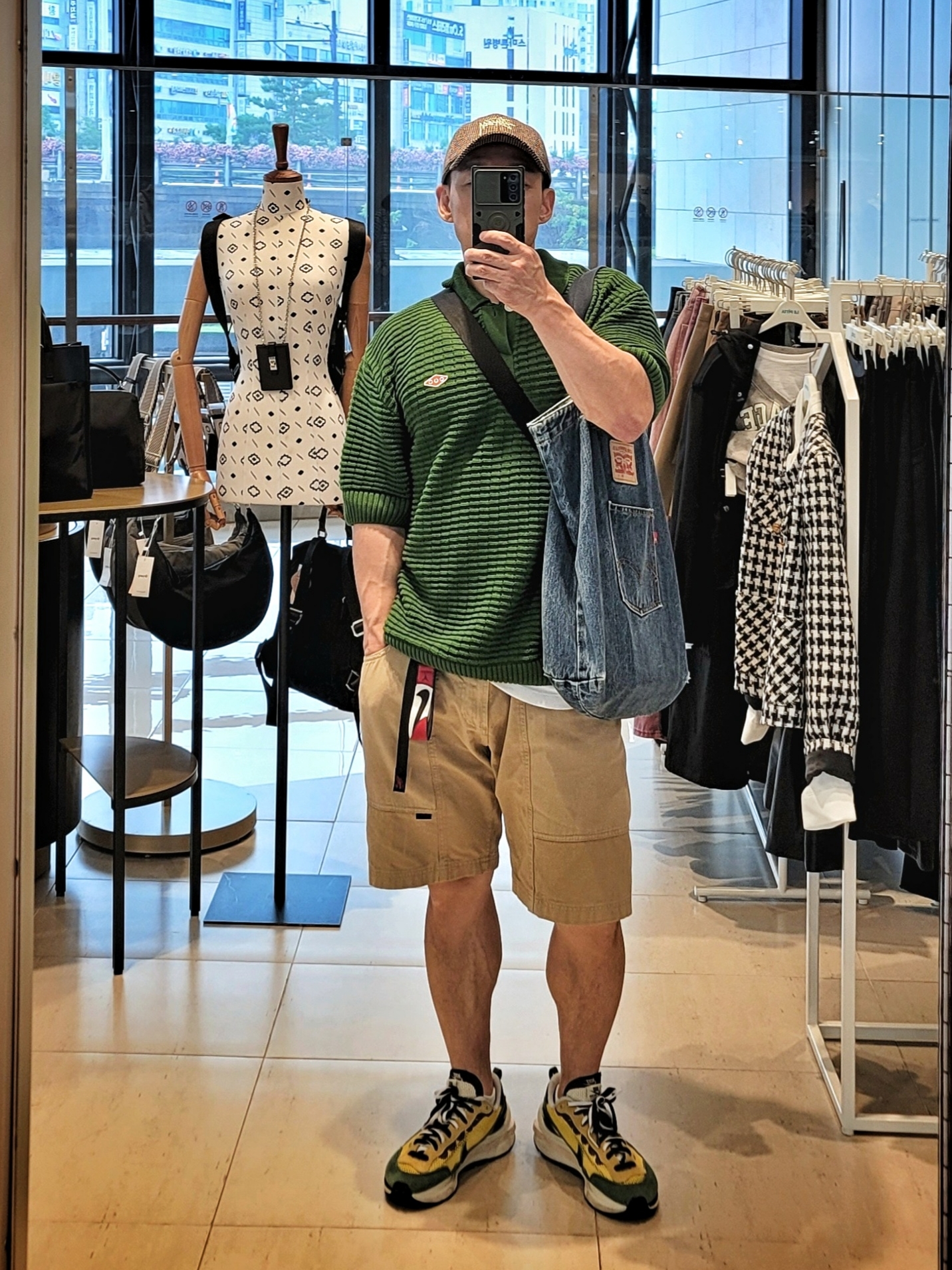 Nike x Sacai VaporWaffle Tour Yellow & Gorge Green Sail 착용 스타일 - 2