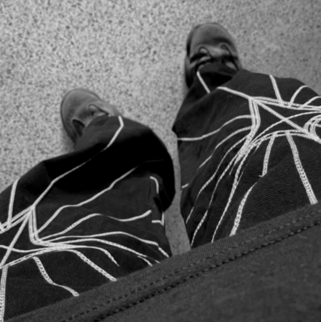Thug Club Chain Stitch Denim Pants Black, Adidas Yeezy 500 Utility Black 2022/2023 착용 스타일