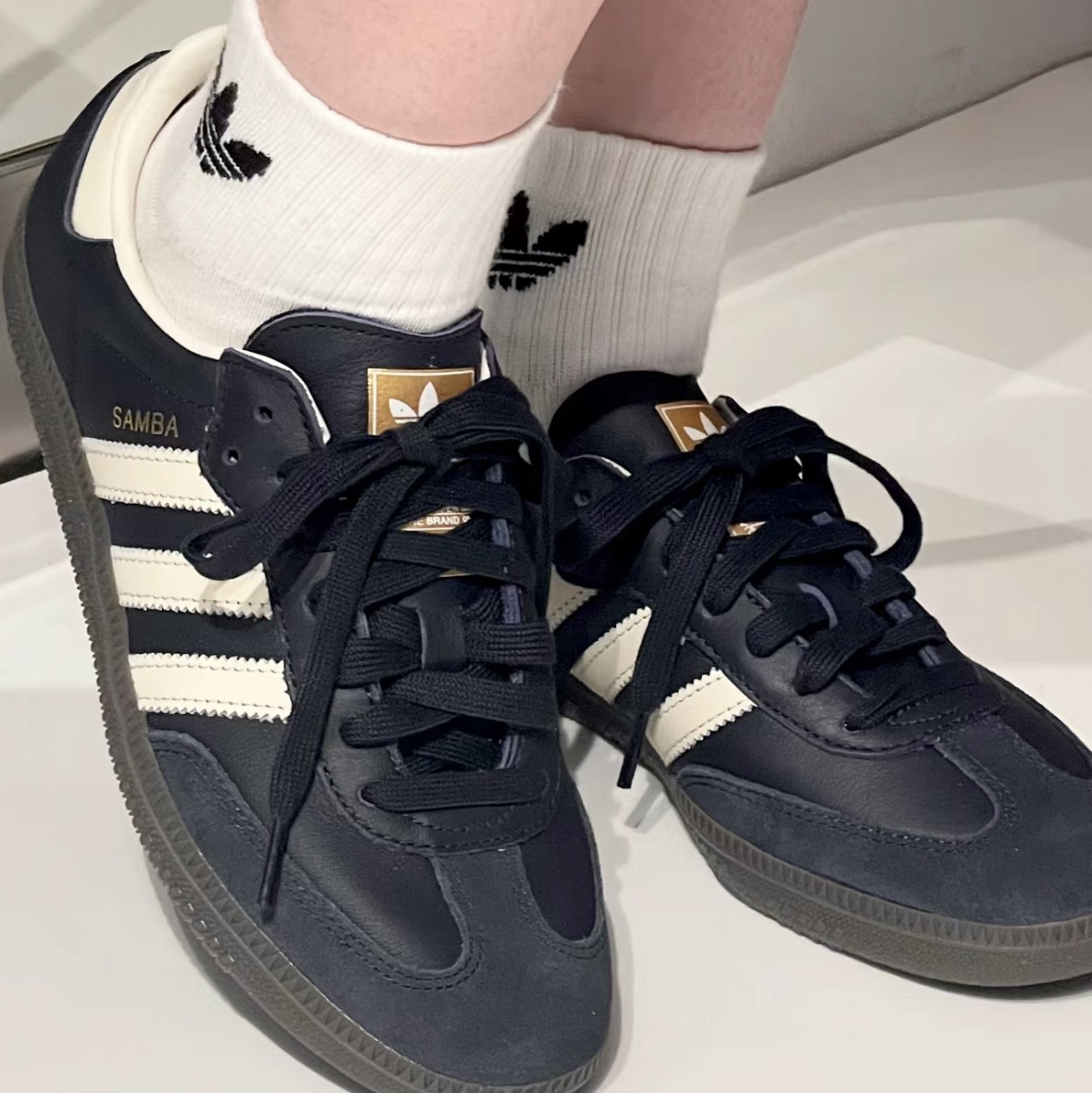 Adidas Samba OG Night Navy Cream White 착용 스타일 - 1