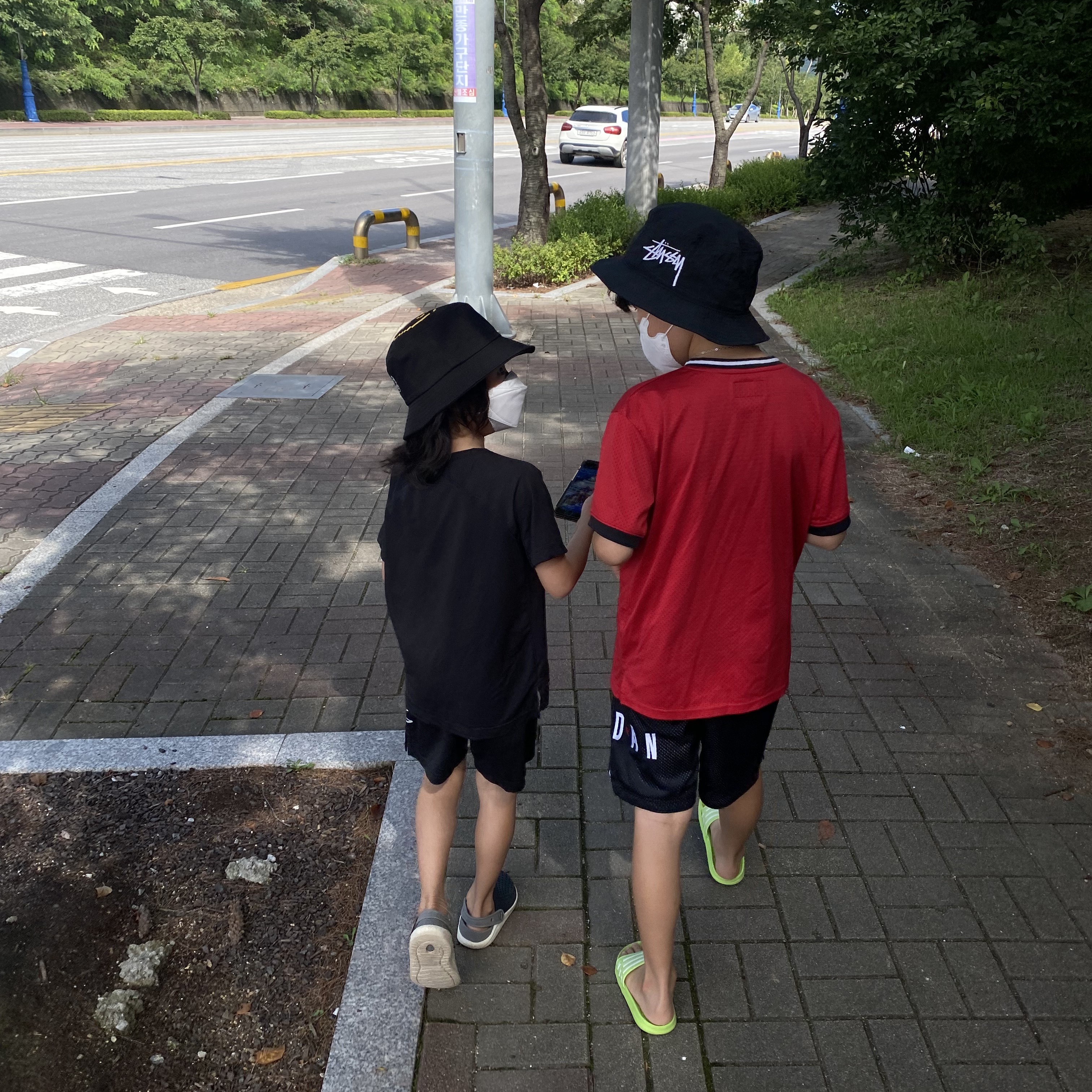 Nike x Stussy Bucket Hat Black 착용 스타일 - 1
