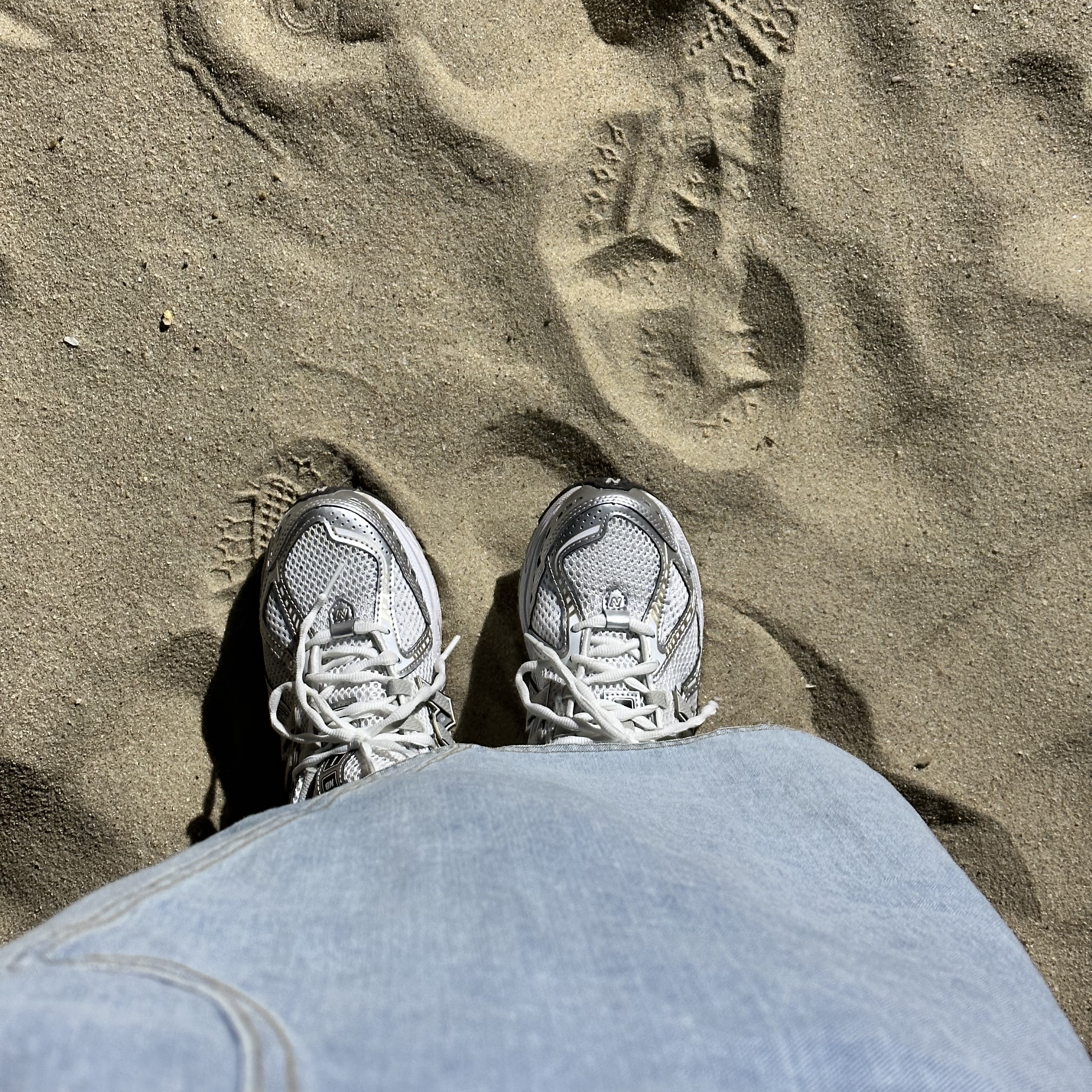 New Balance 1906R White Metallic Silver 착용 스타일