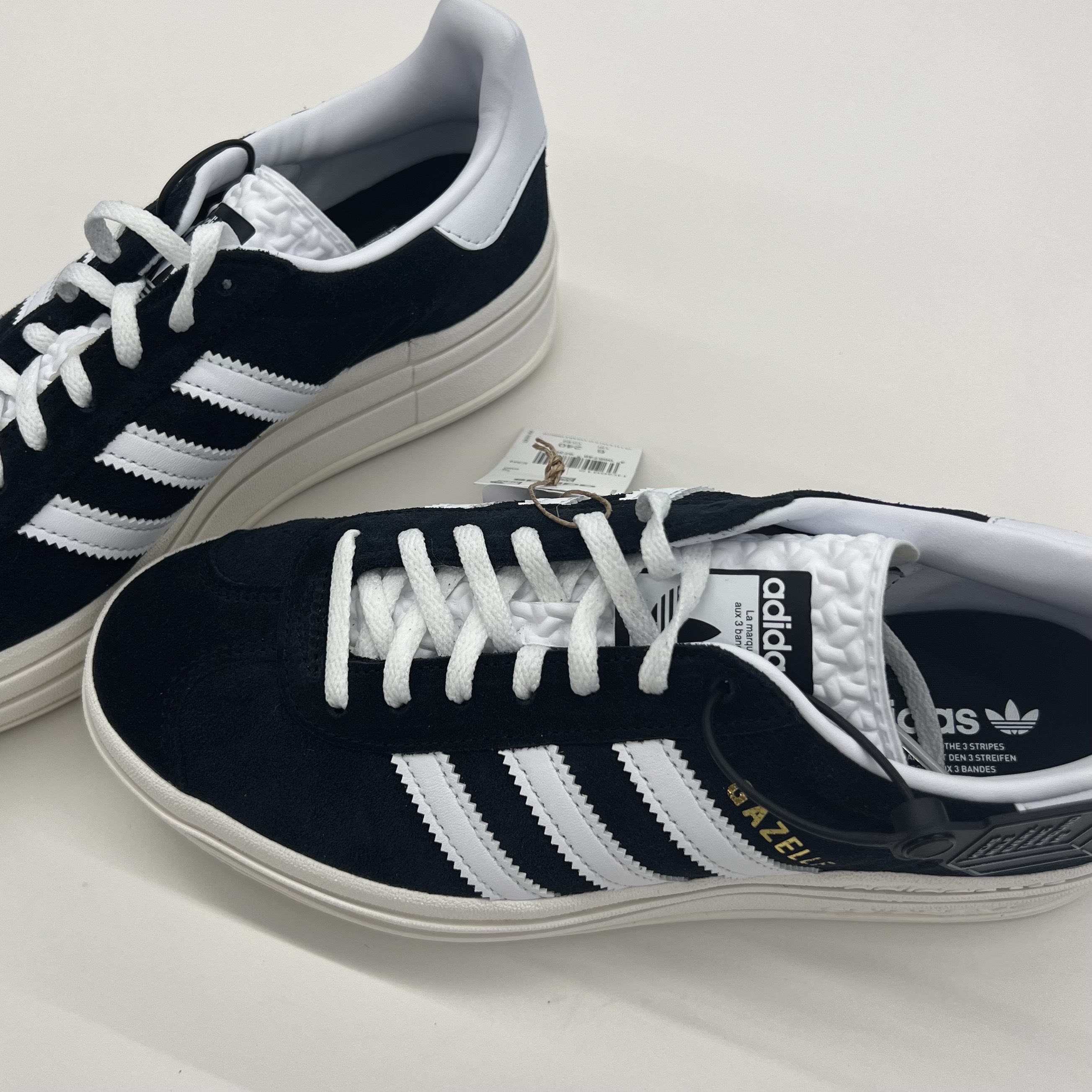 Adidas Gazelle Dark Green Cream White, (W) Adidas Gazelle Bold Core Black Cloud White 착용 스타일 - 4