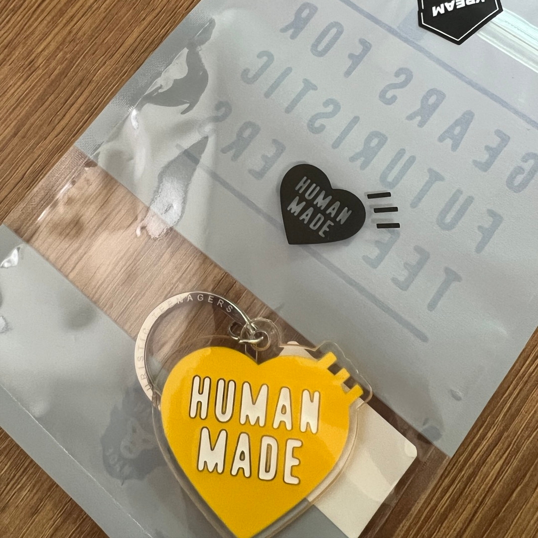 Human Made Acrylic Heart Keyring Yellow 착용 스타일