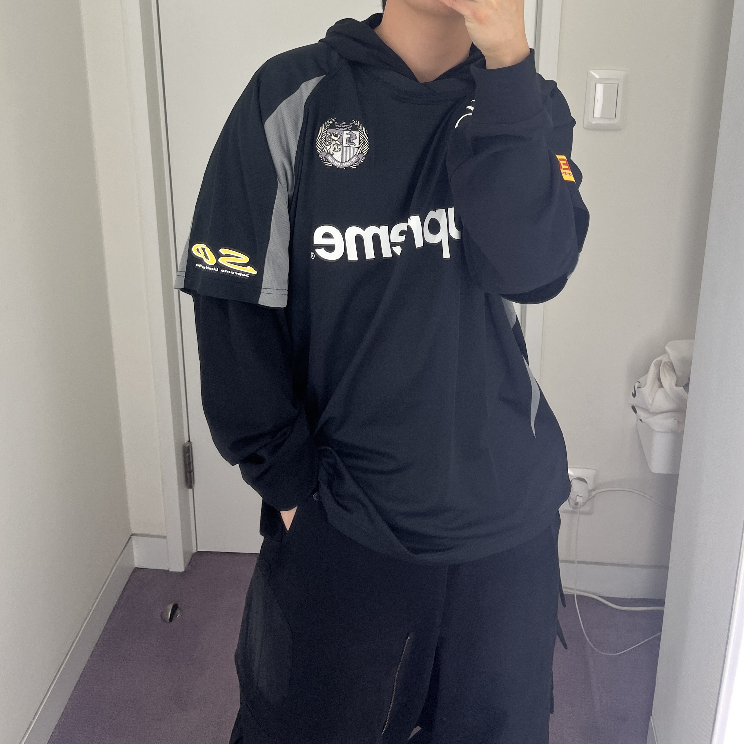 Supreme Hooded Soccer Jersey Black - 23FW 착용 스타일