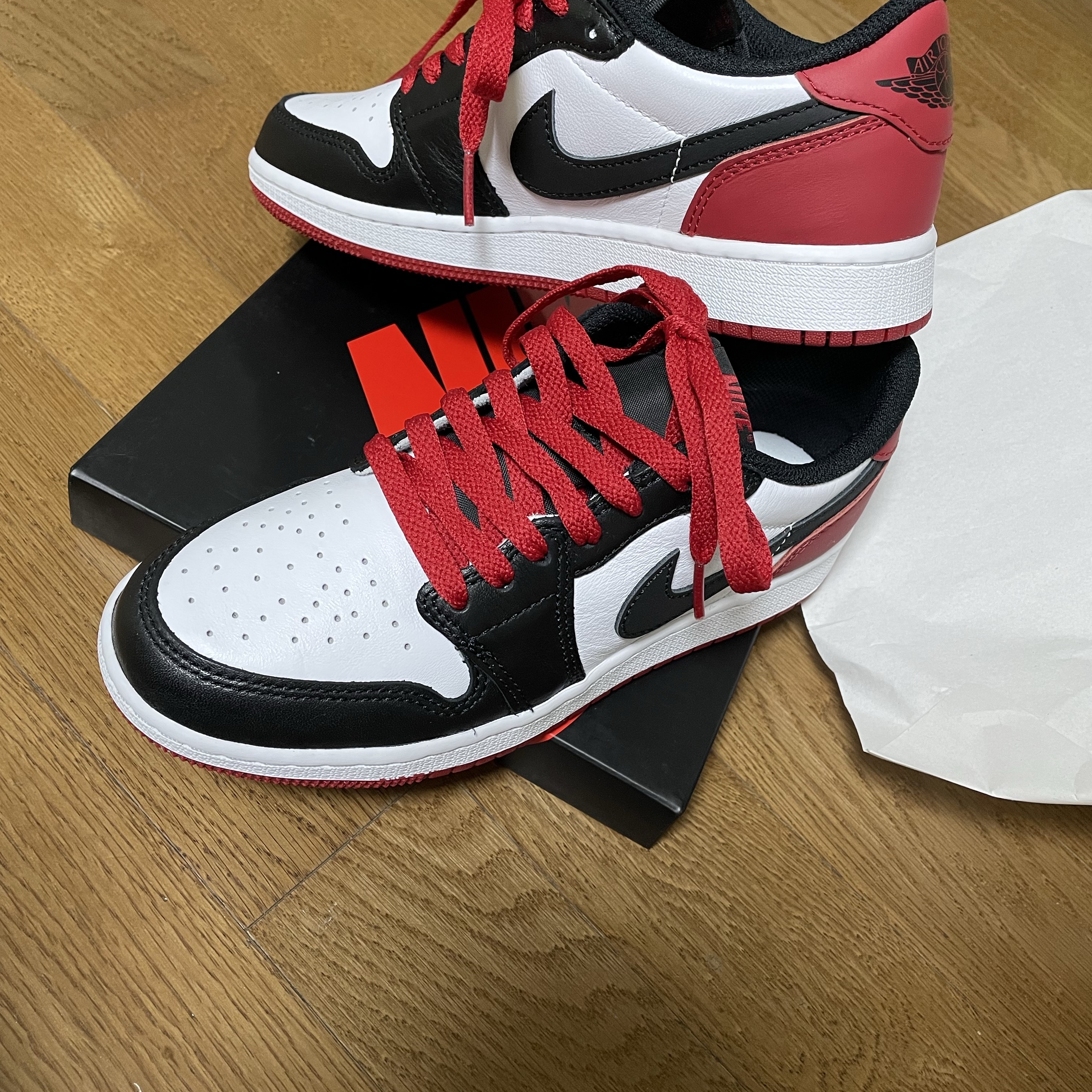 (GS) Jordan 1 Retro Low OG Black Toe 착용 스타일 - 4