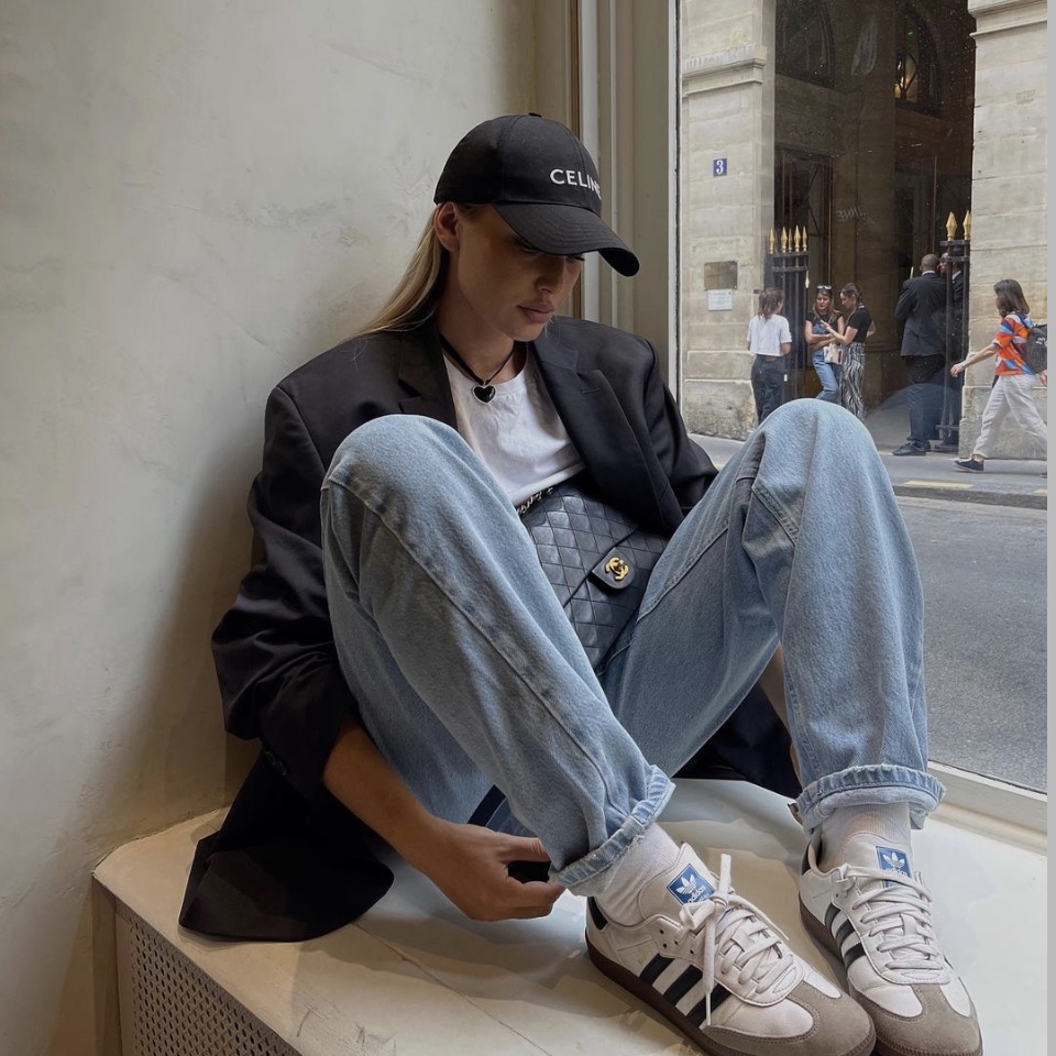 Celine Baseball Cap in Striped Flannel Noir Craie, Adidas Samba OG Cloud White 착용 스타일