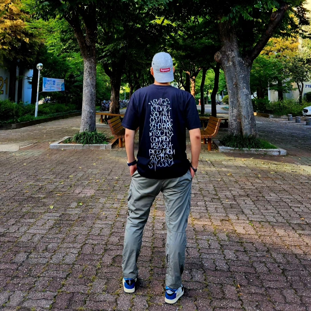 Stussy x Born X Raised Handstyles T-Shirt Black, Supreme Distressed Ripstop Camp Cap Stone - 23FW 착용 스타일