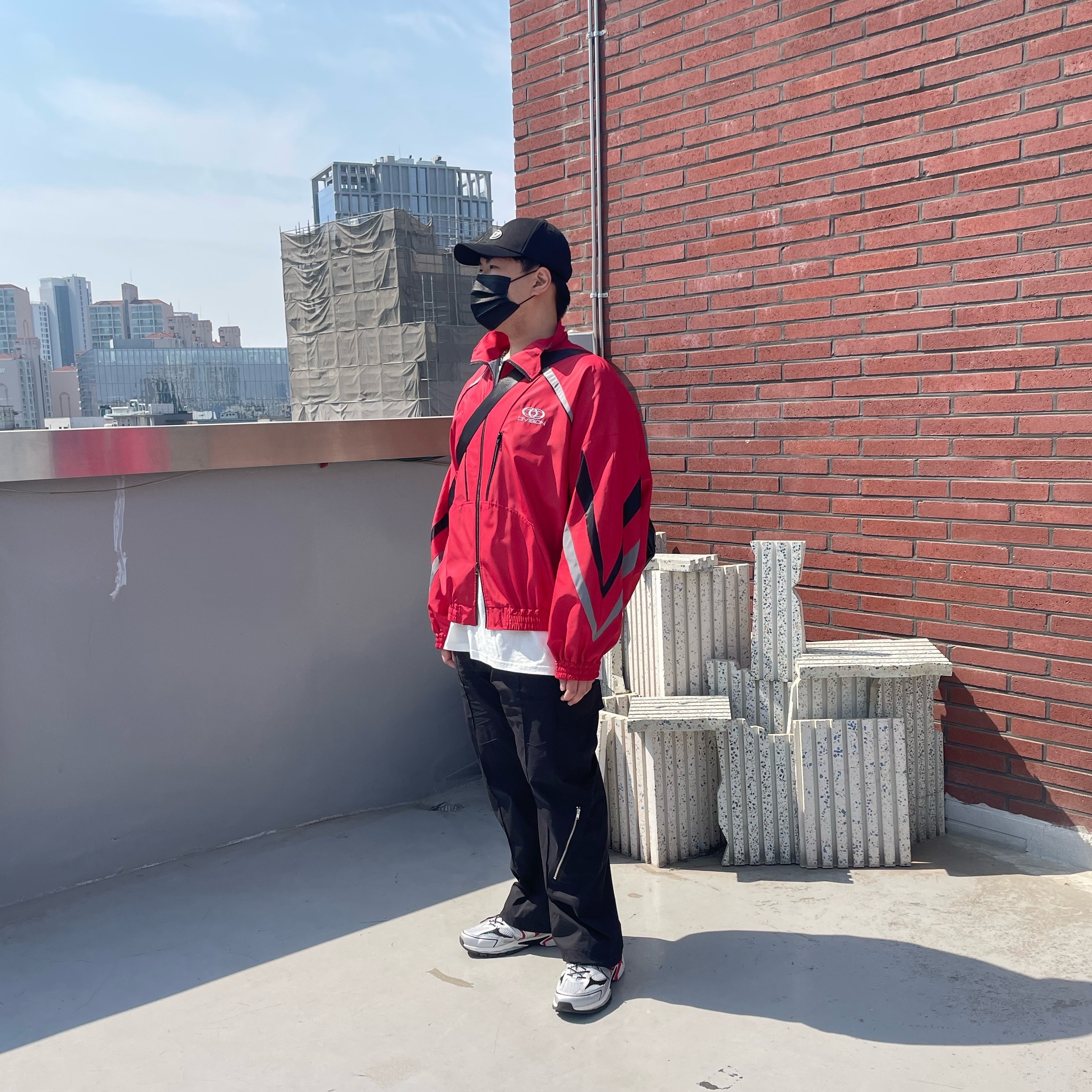Diesel C-Rune Baseball Cap with D Logo Black, Diesel S-Serendipity Pro-X1 Mesh Sneakers Embossed Overlays Red White 착용 스타일