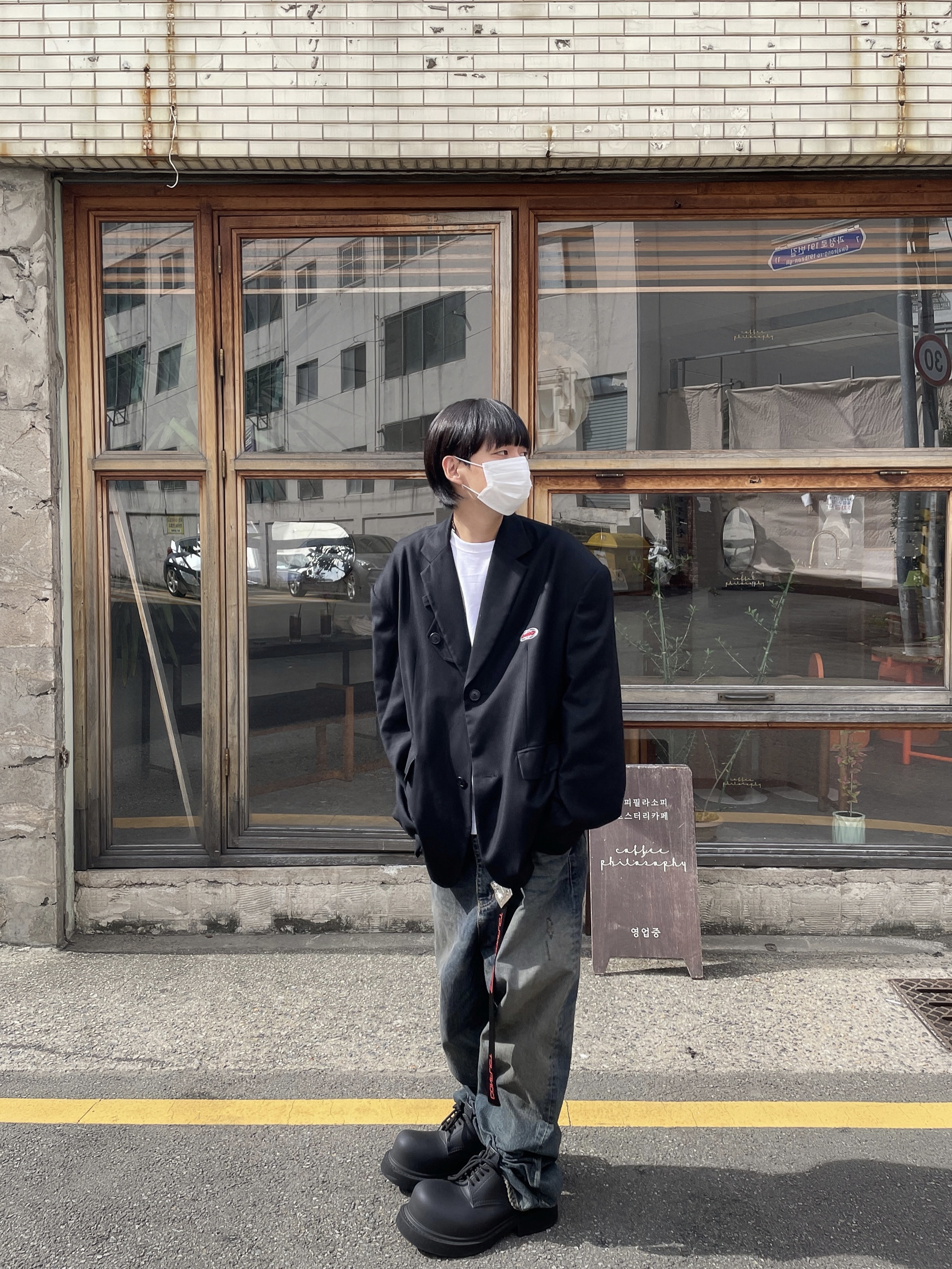 Balenciaga Steroid Derby Black, Undermycar Iek Hand Brush Washed Wide Jeans Corrosion Blue - 23FW 착용 스타일 - 2