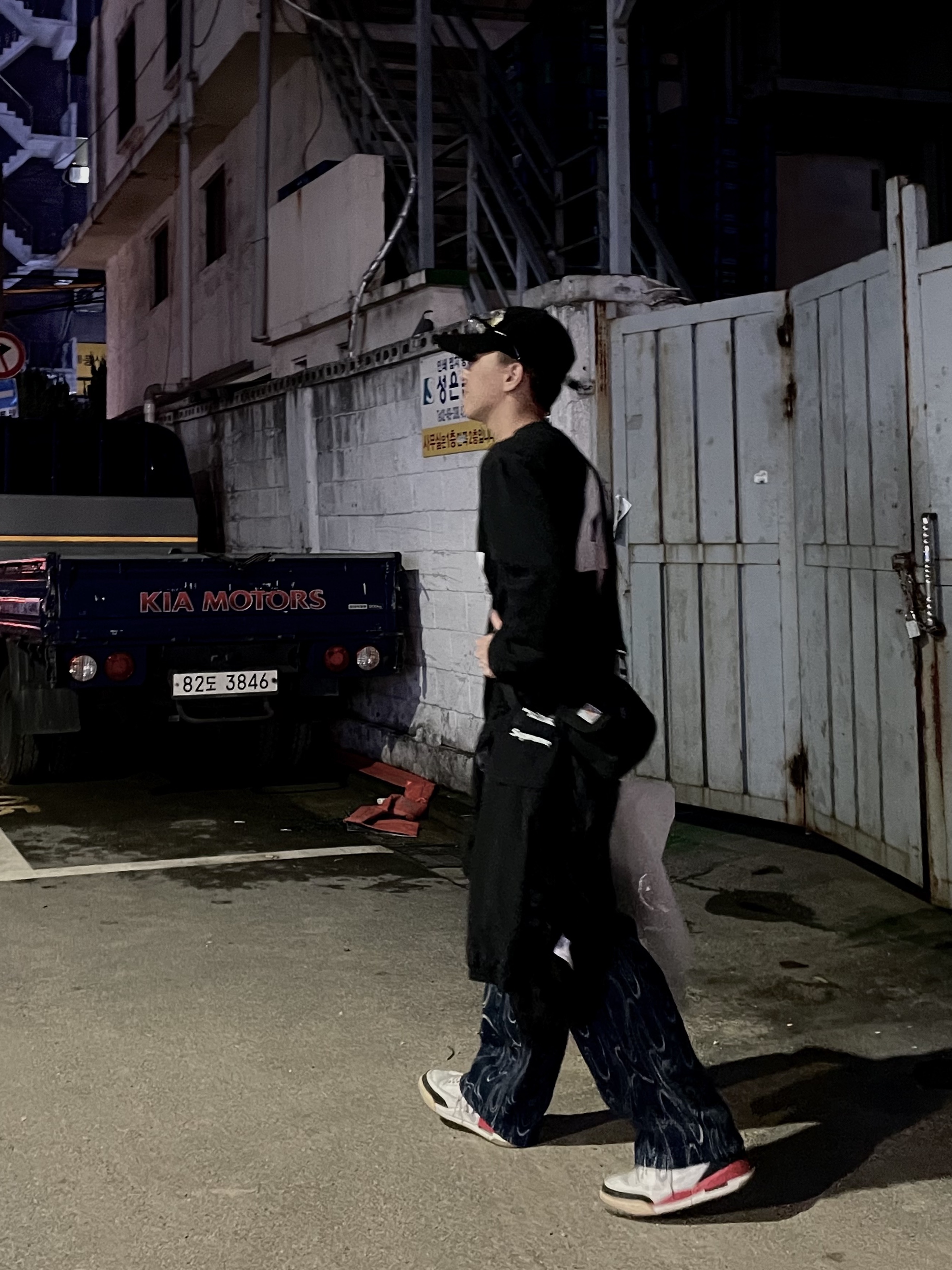 Jordan 3 Retro Fire Red 2013, Supreme x The North Face Trekking Convertible Jacket Black - 22SS 착용 스타일 - 2