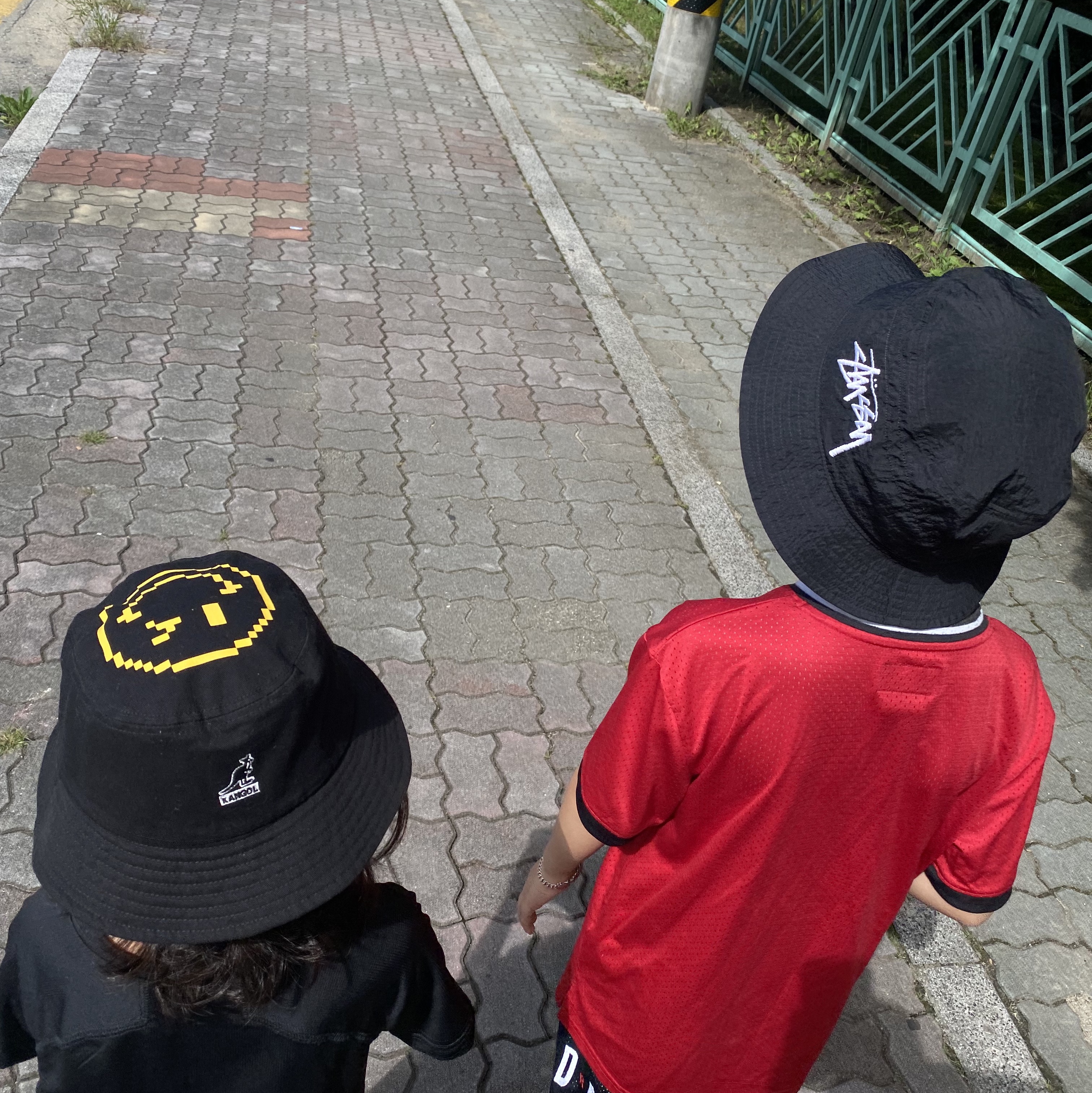 Nike x Stussy Bucket Hat Black 착용 스타일 - 2