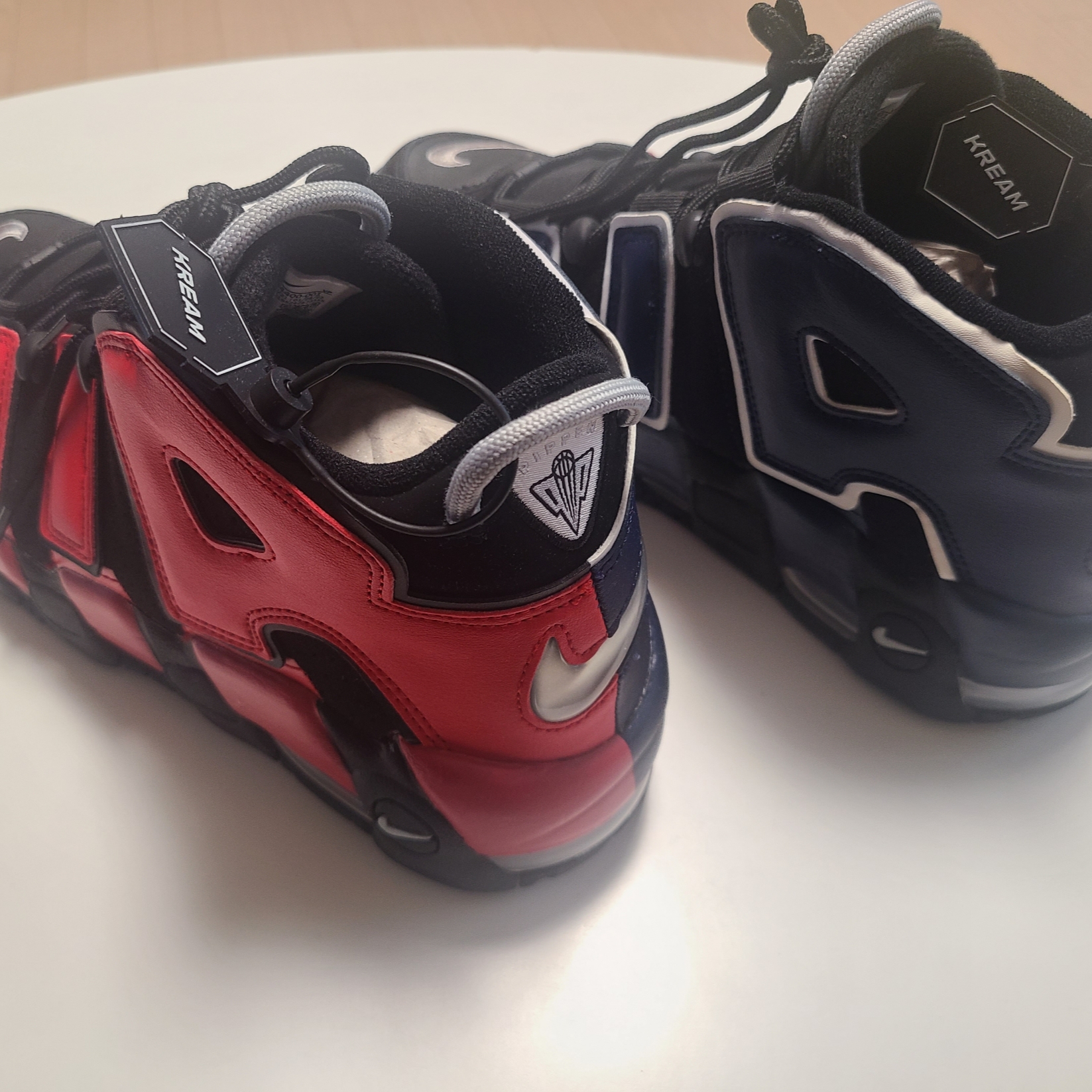 Nike Air More Uptempo 96 Black University Red 착용 스타일 - 2