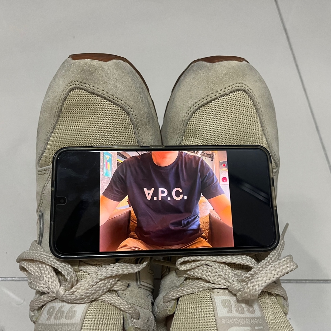 A.P.C. VPC T-Shirt Dark Navy, New Balance 996 Beige 착용 스타일