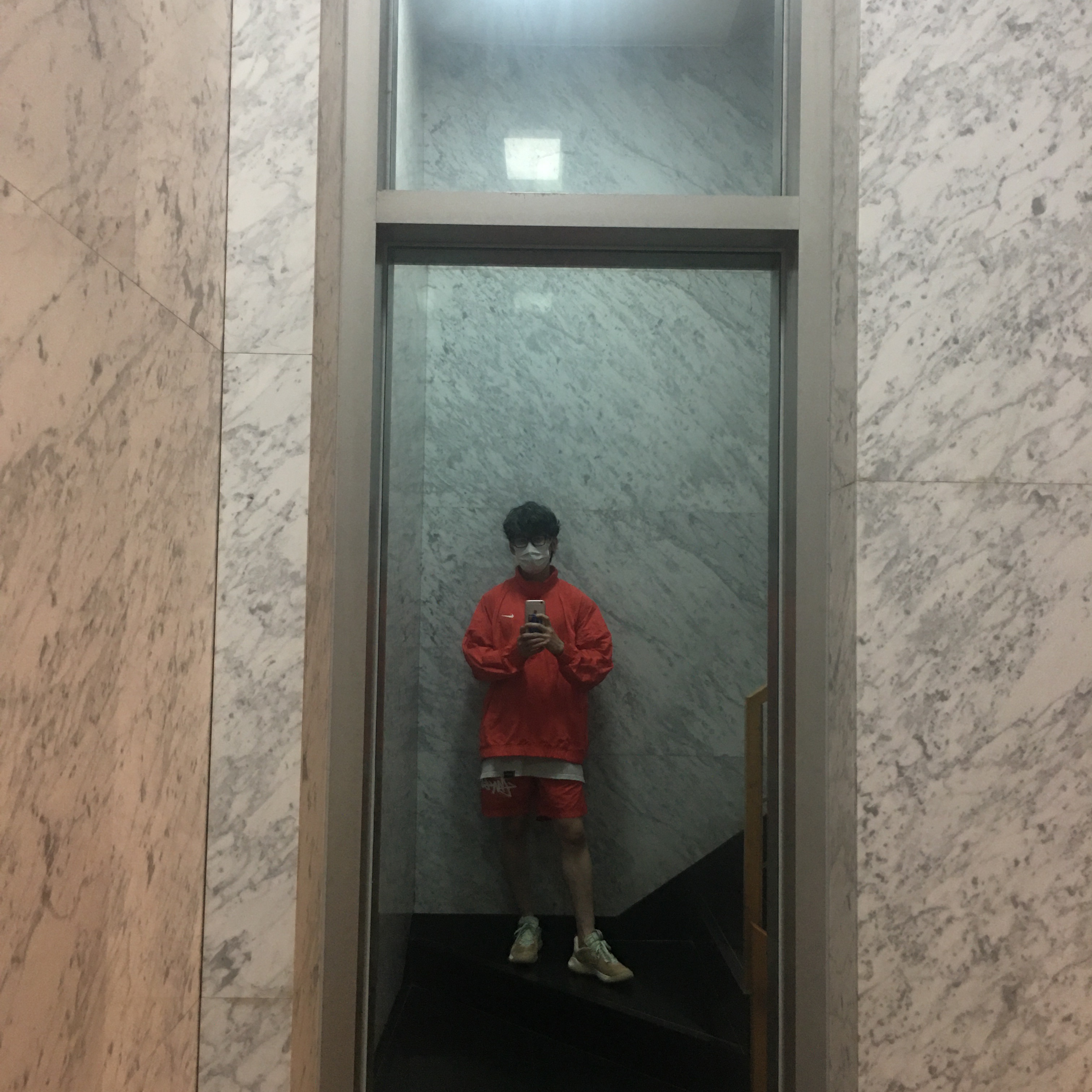 Jordan Delta SP Vachetta Tan, Nike x Stussy Windrunner Jacket Habanero Red 착용 스타일
