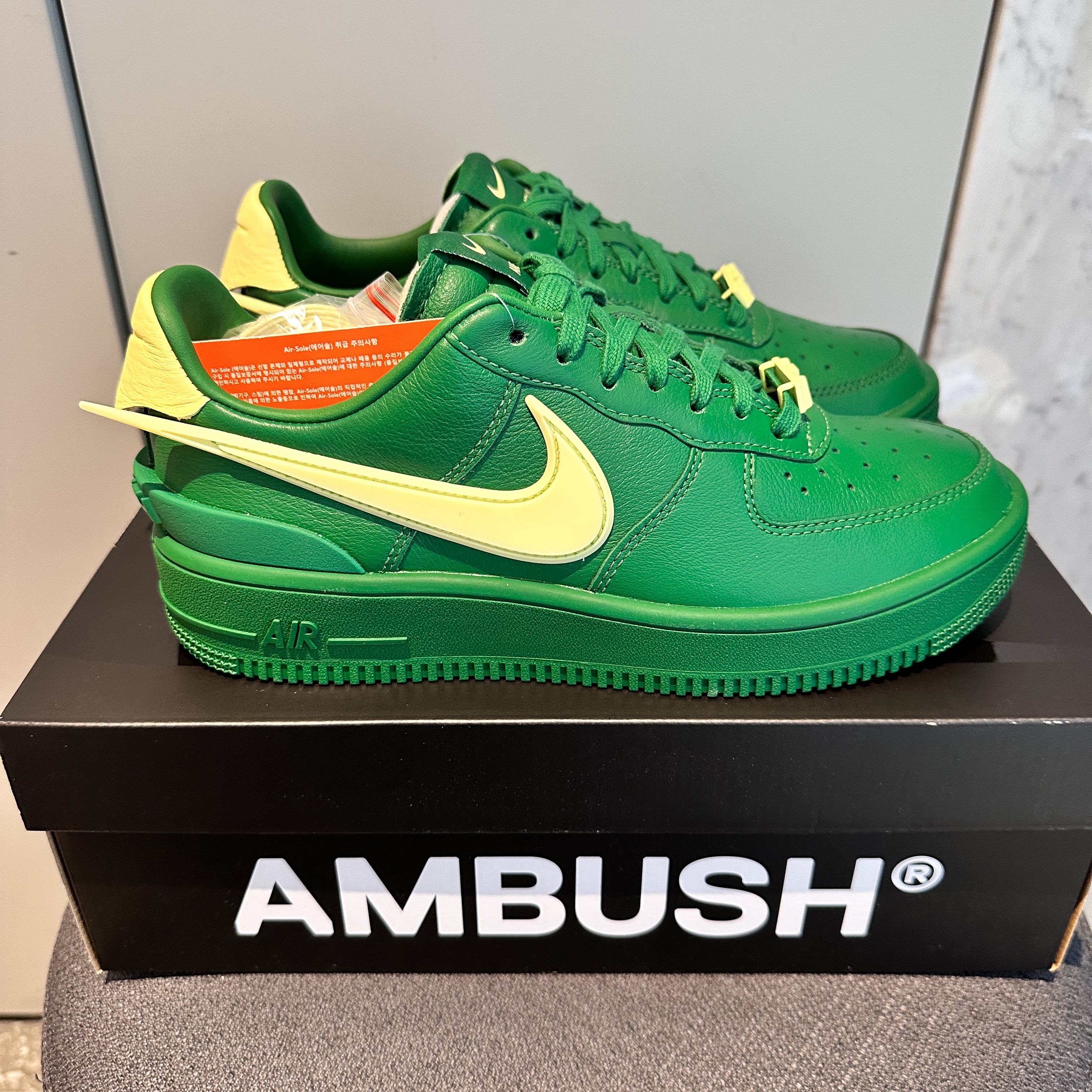 Nike x Ambush Air Force 1 Low SP Pine Green and Citron 착용 스타일 - 4