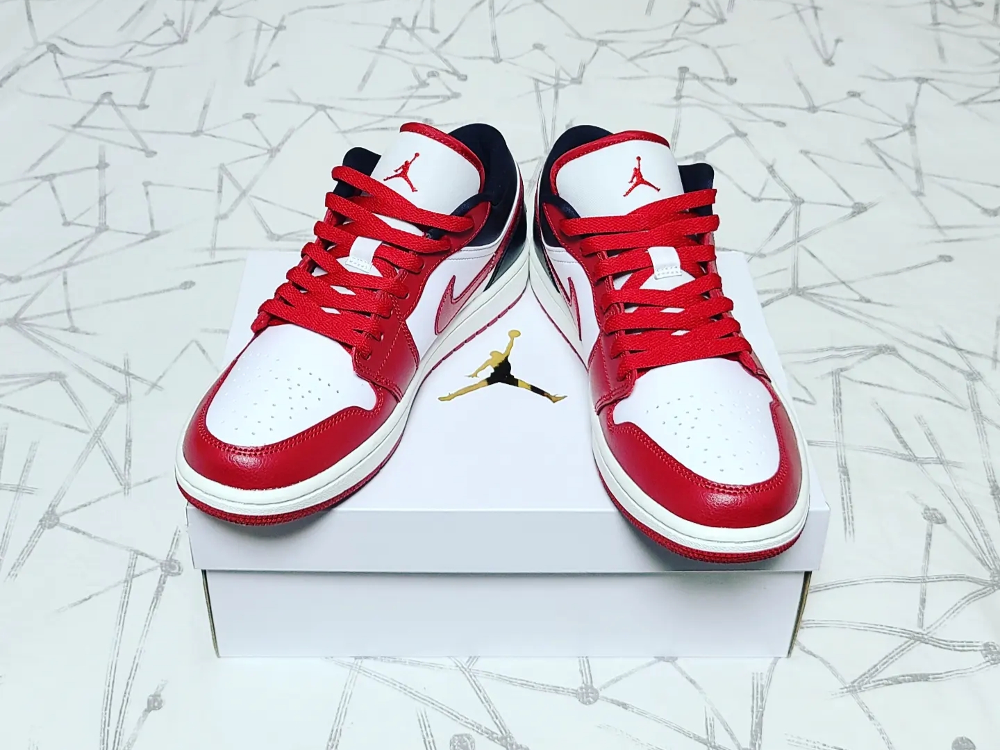 (W) Jordan 1 Low White Gym Red 착용 스타일 - 3