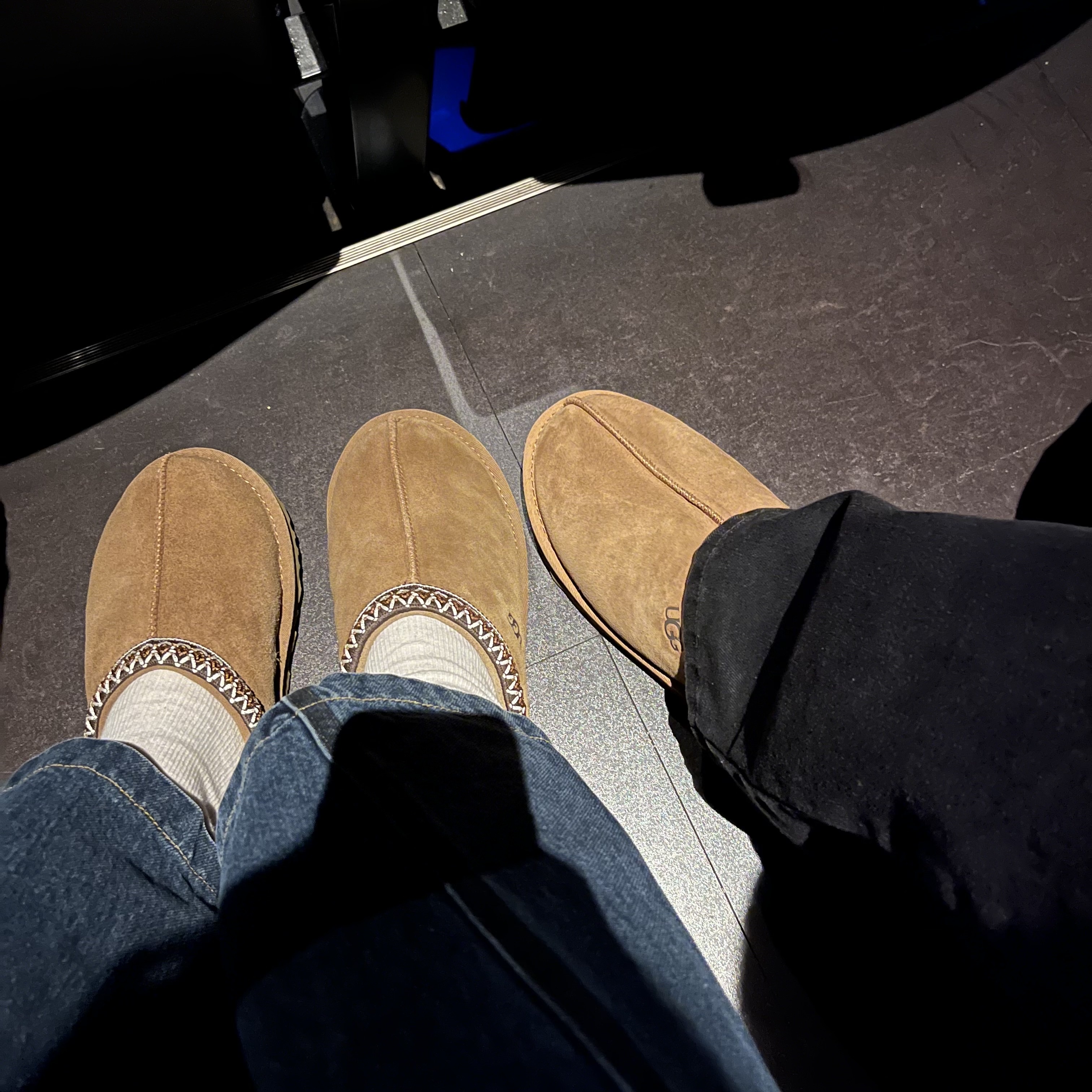 UGG Tasman Slipper Chestnut, (W) UGG Tasman Slipper Chestnut 착용 스타일 - 1