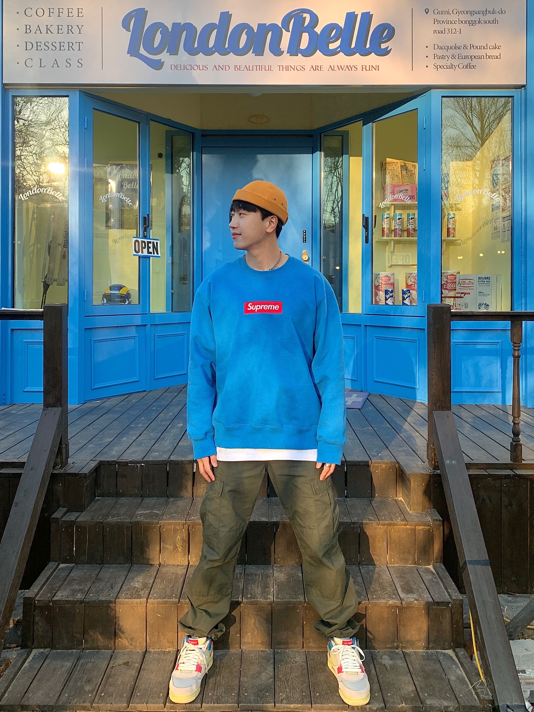Supreme Box Logo Crewneck Blue - 22FW, Jordan 4 x Union Retro Guava Ice 착용 스타일 - 2