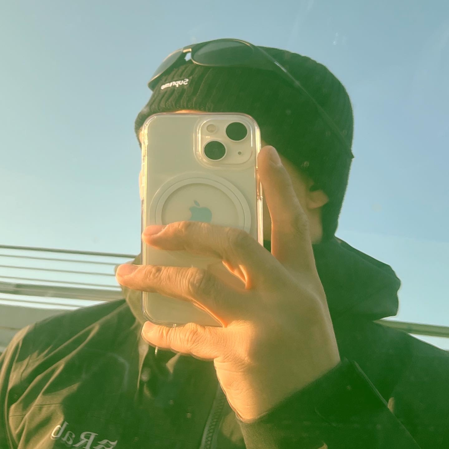 Supreme Overdyed Beanie Black 착용 스타일