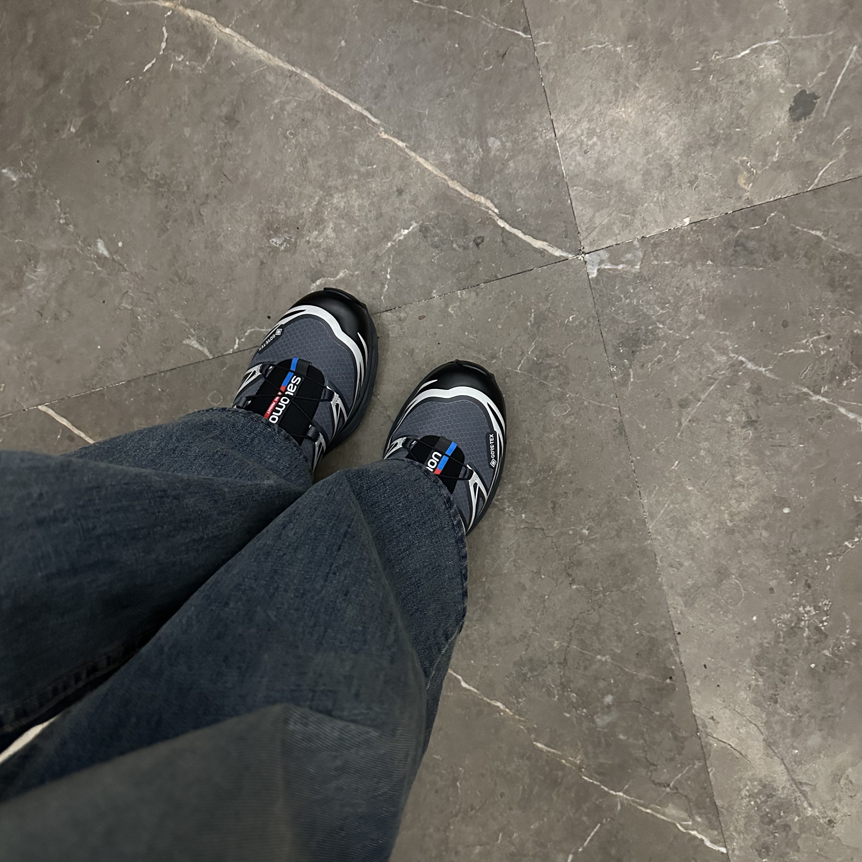 Salomon XT-6 Gore-Tex Black Ebony 착용 스타일 - 2