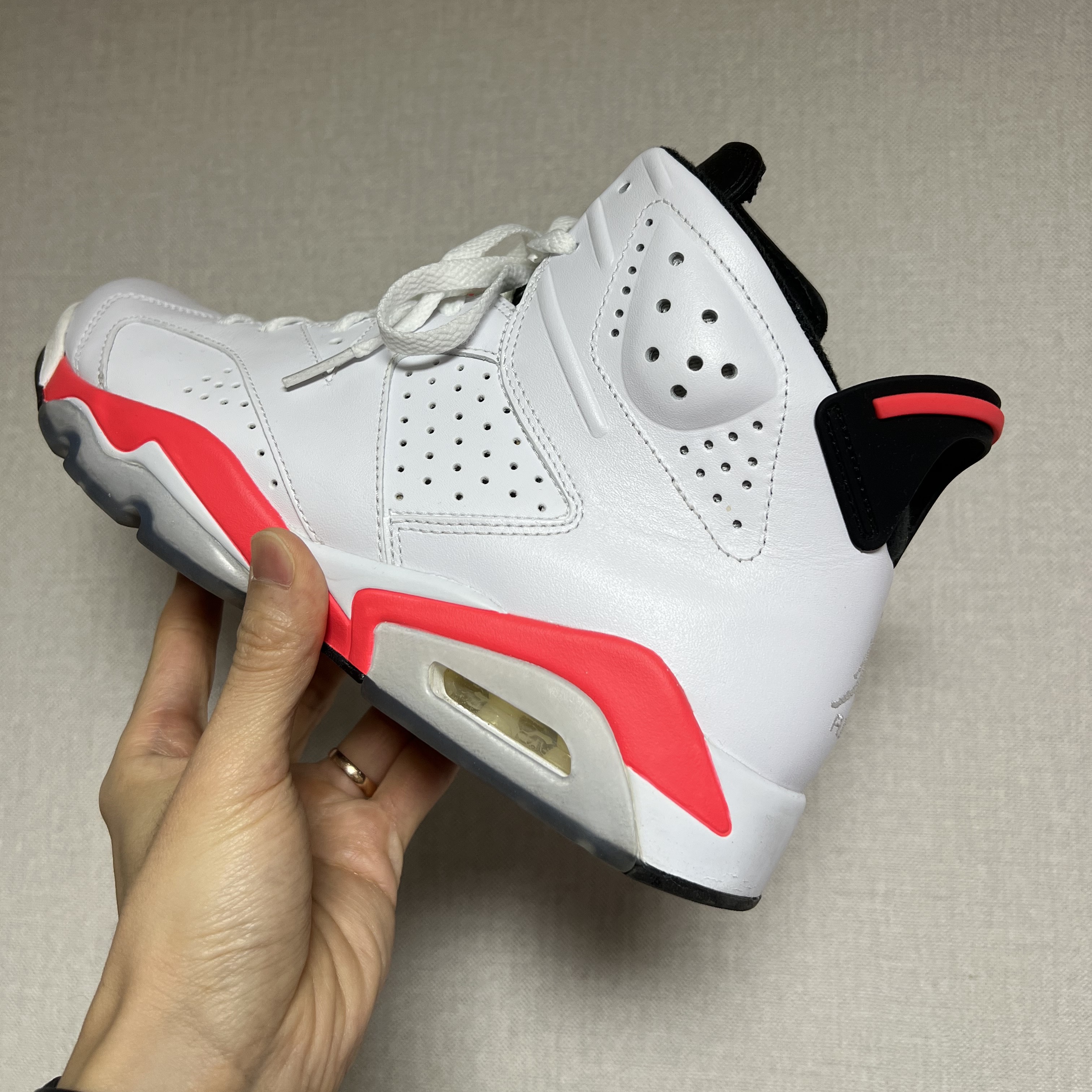 Jordan 6 Retro Infrared White 2014 착용 스타일 - 2