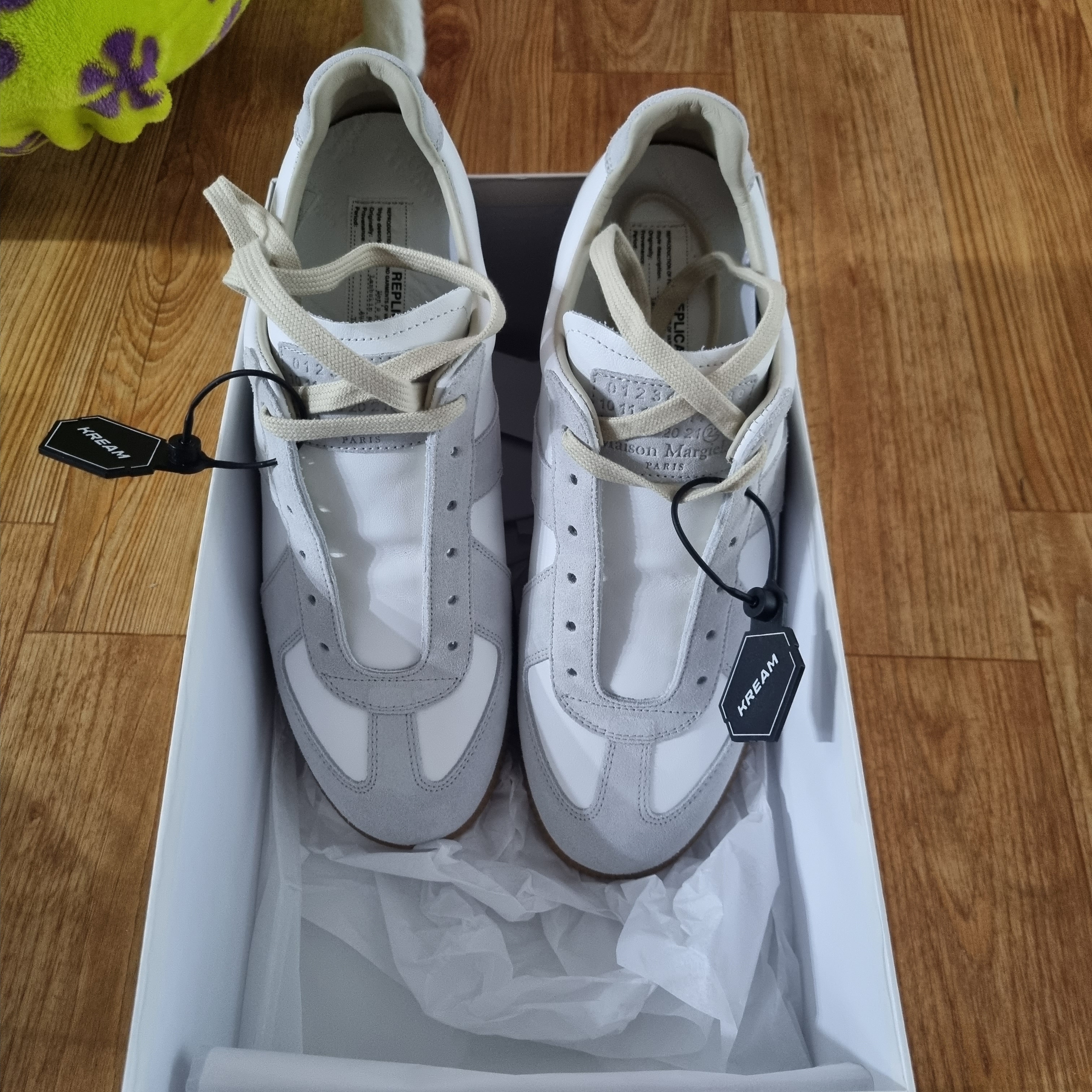 Maison Margiela Calfskin Replica Sneakers 착용 스타일