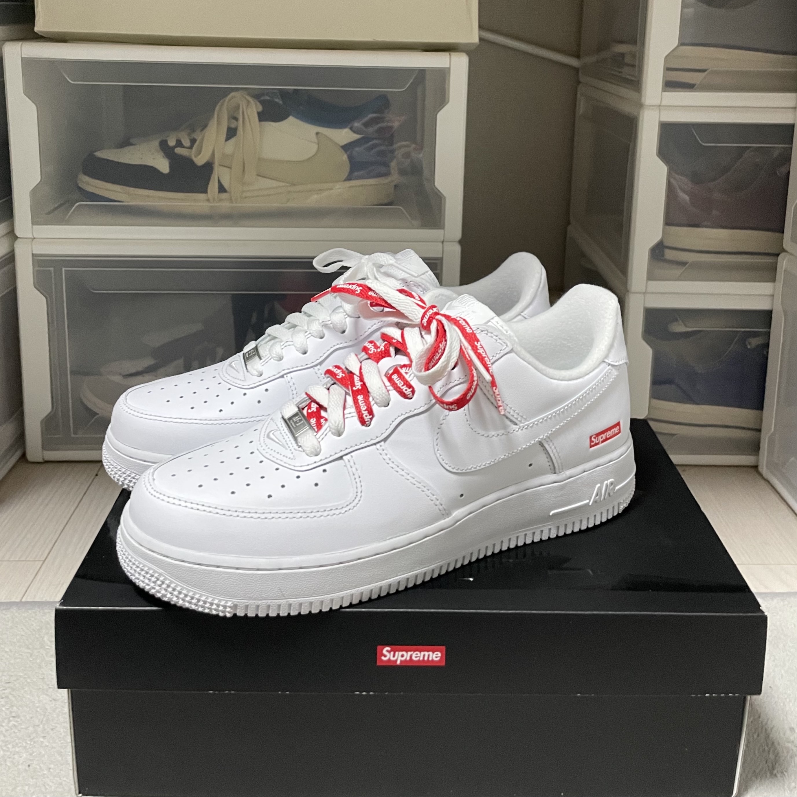 Nike x Supreme Air Force 1 Low White 착용 스타일