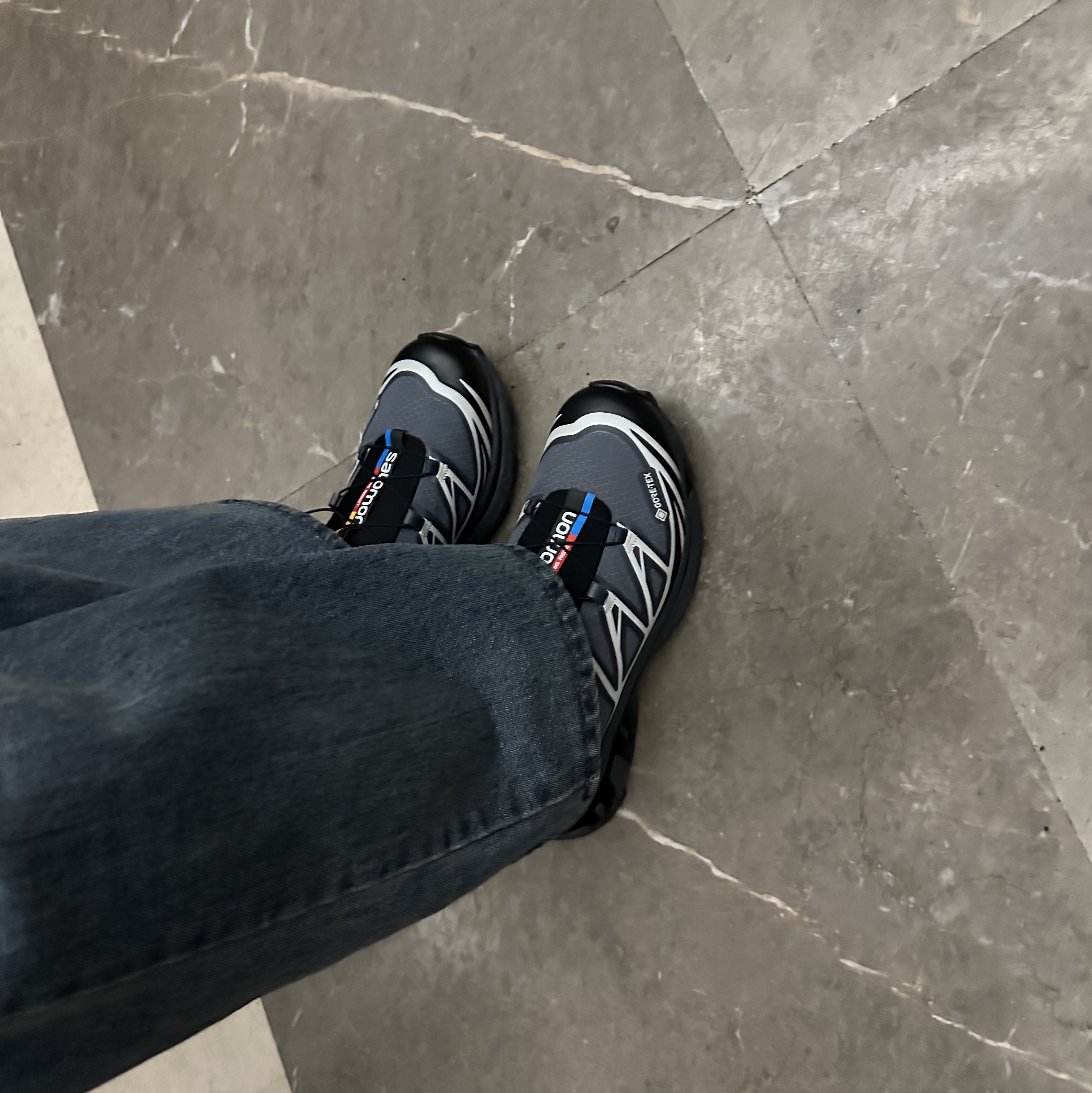 Salomon XT-6 Gore-Tex Black Ebony 착용 스타일 - 1