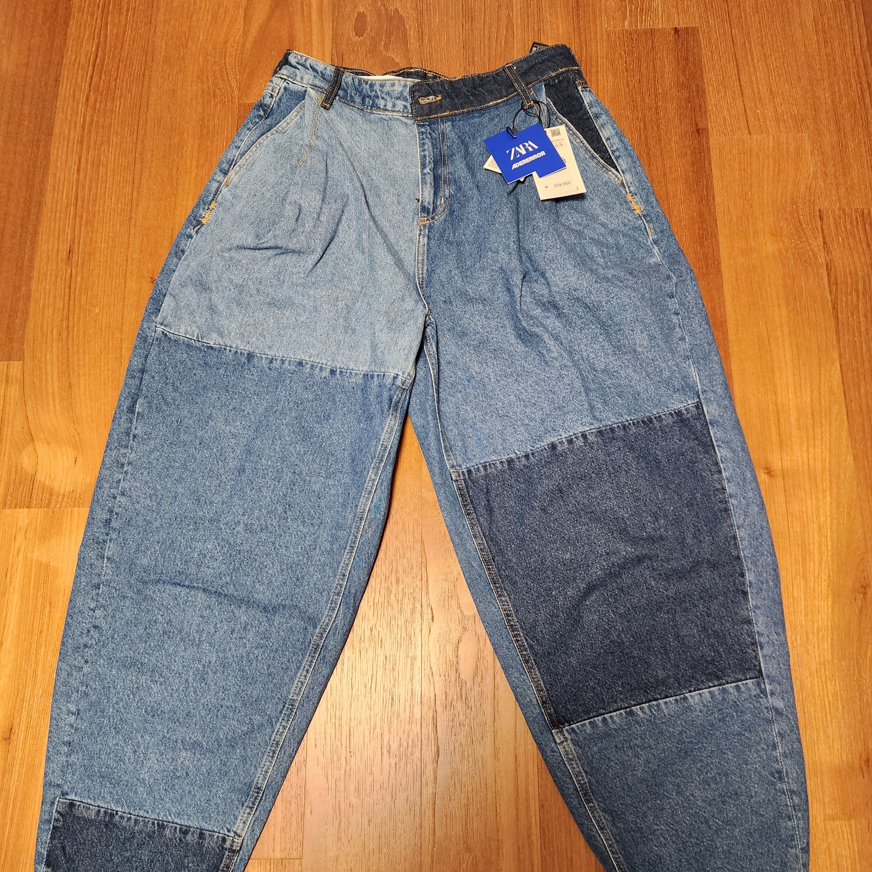 Zara x Ader Error Barrel Leg Jeans Blue 착용 스타일 - 1