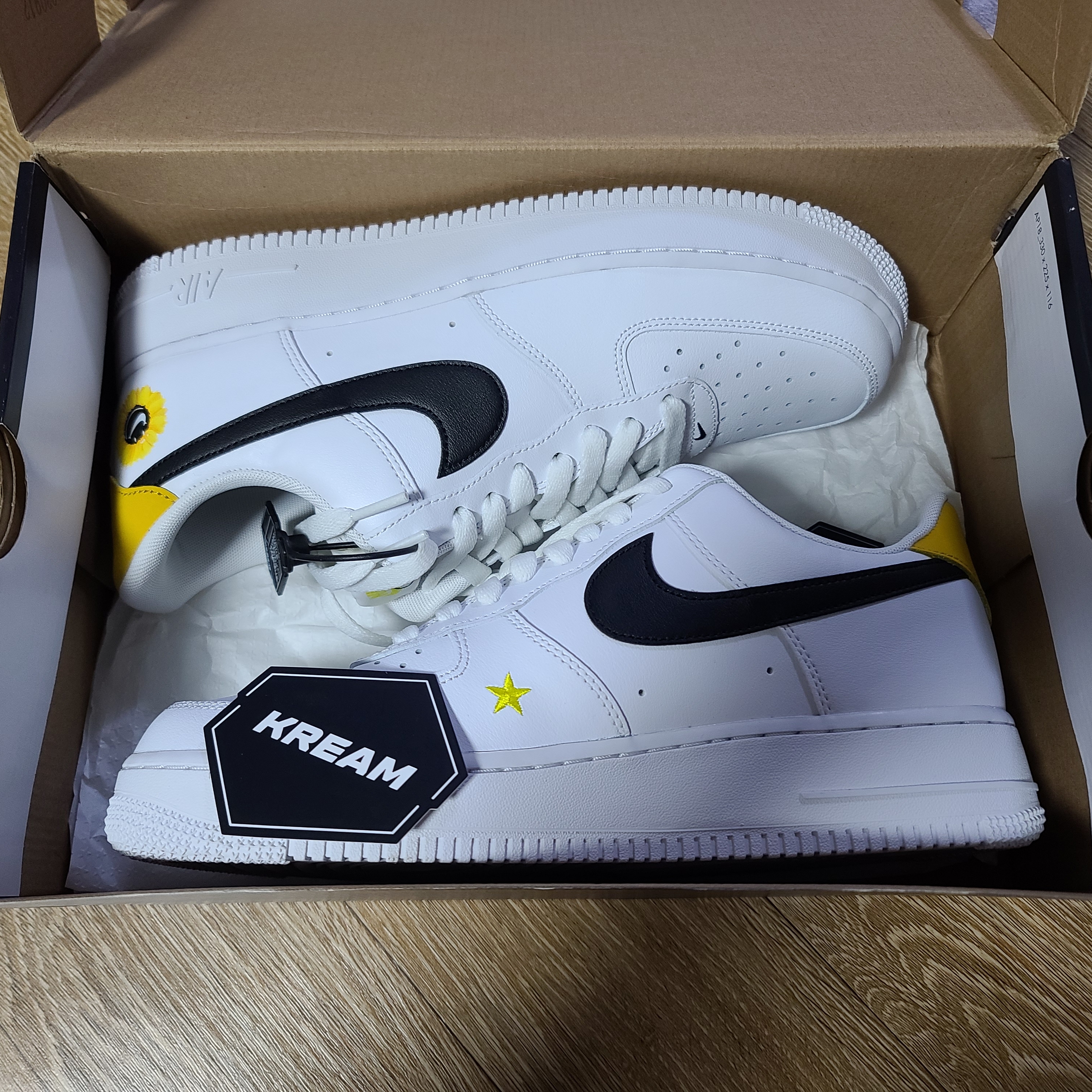 Nike Air Force 1 '07 LV8 2 Have a Nike Day 착용 스타일 - 1