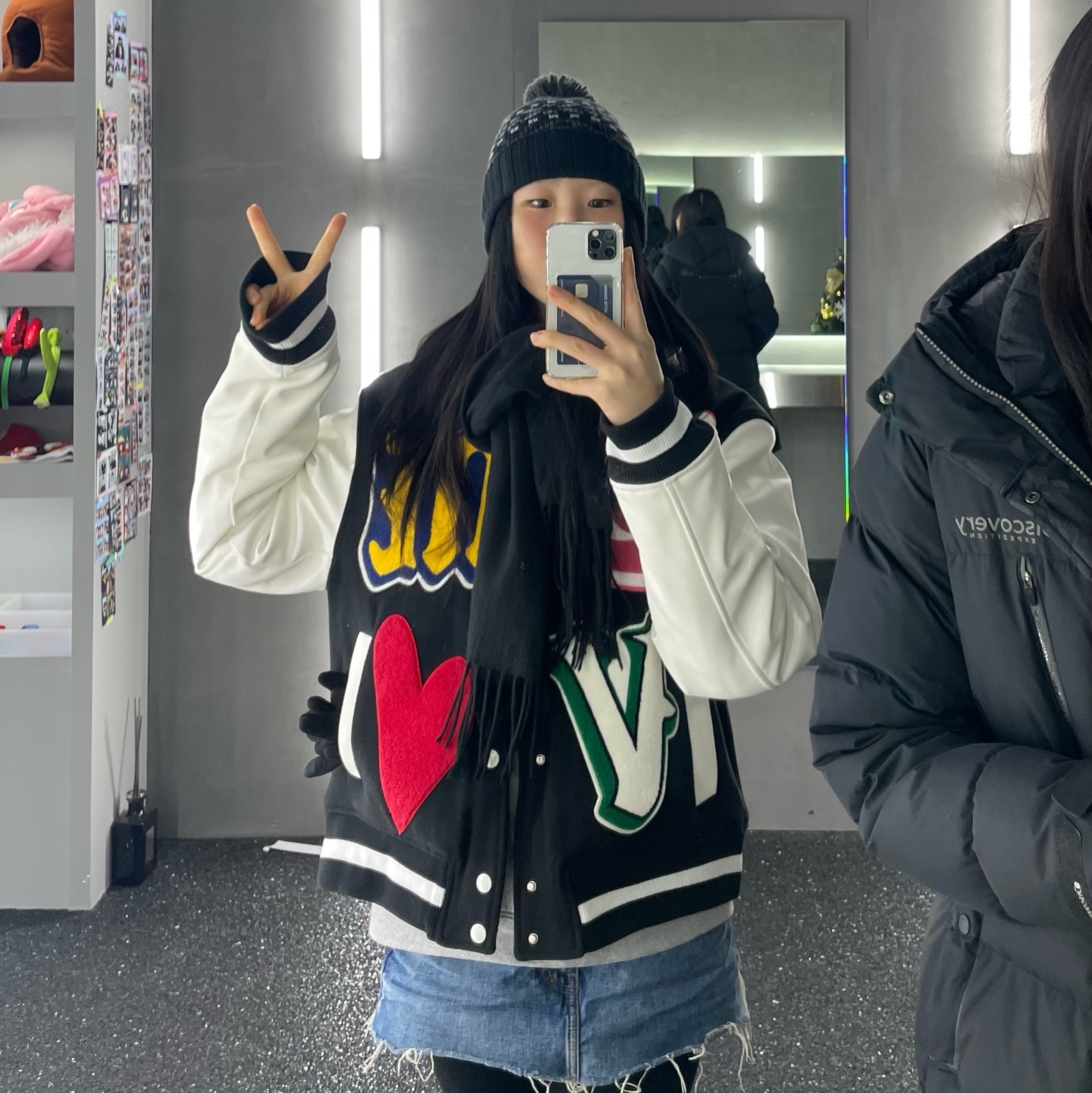 The Museum Visitor Love Varsity Jacket Black - 21FW 착용 스타일