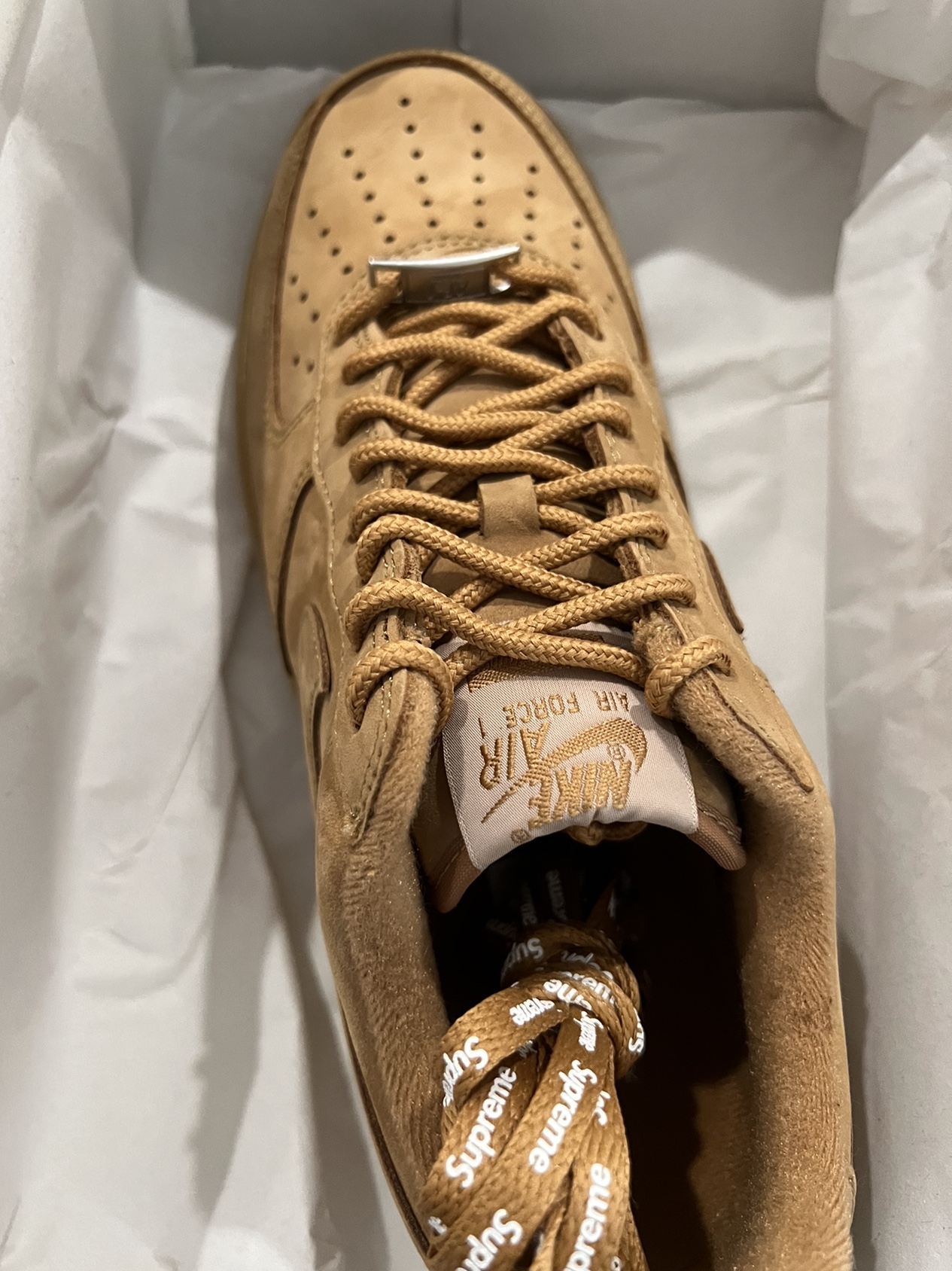 Nike x Supreme Air Force 1 Low Flax 착용 스타일 - 2