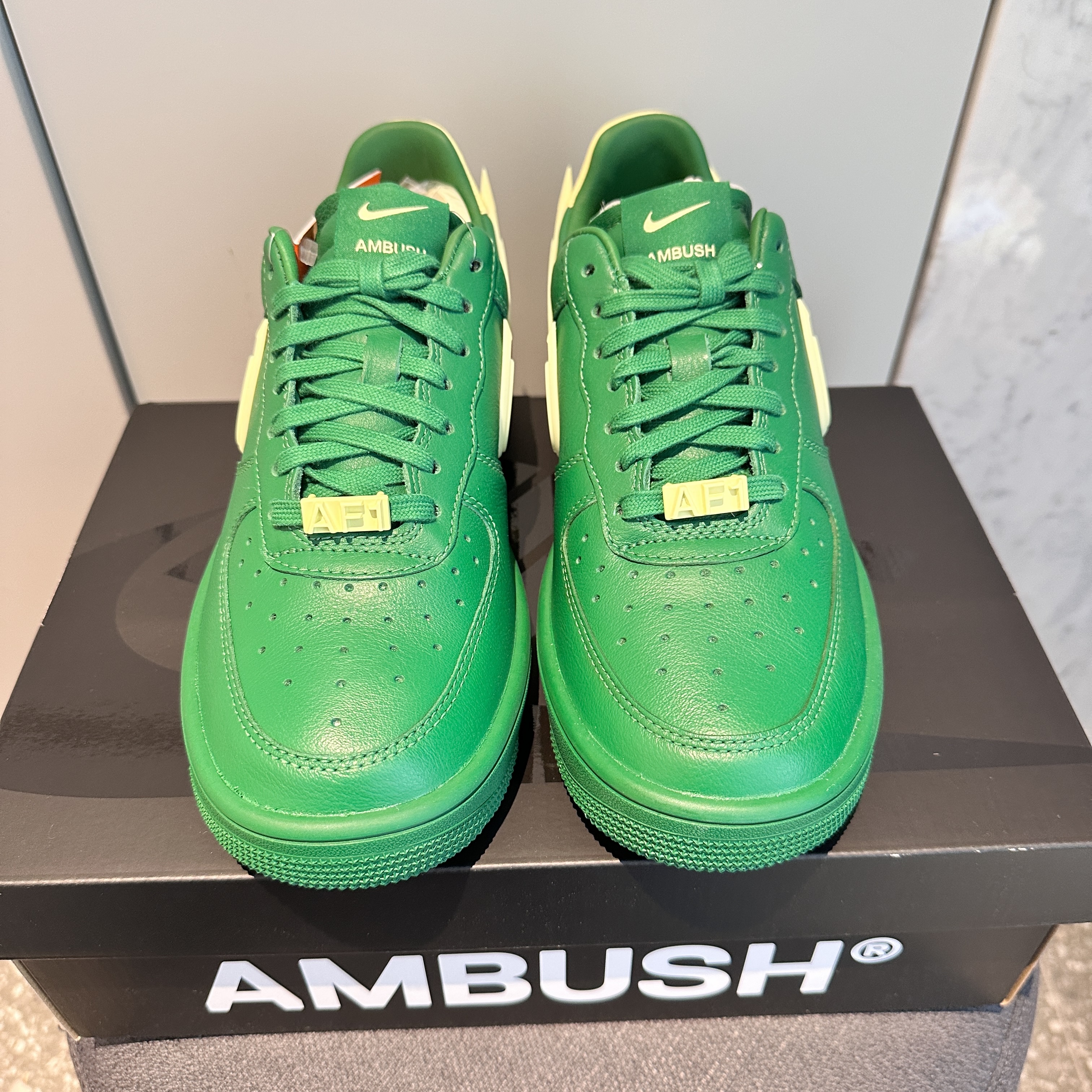 Nike x Ambush Air Force 1 Low SP Pine Green and Citron 착용 스타일 - 2