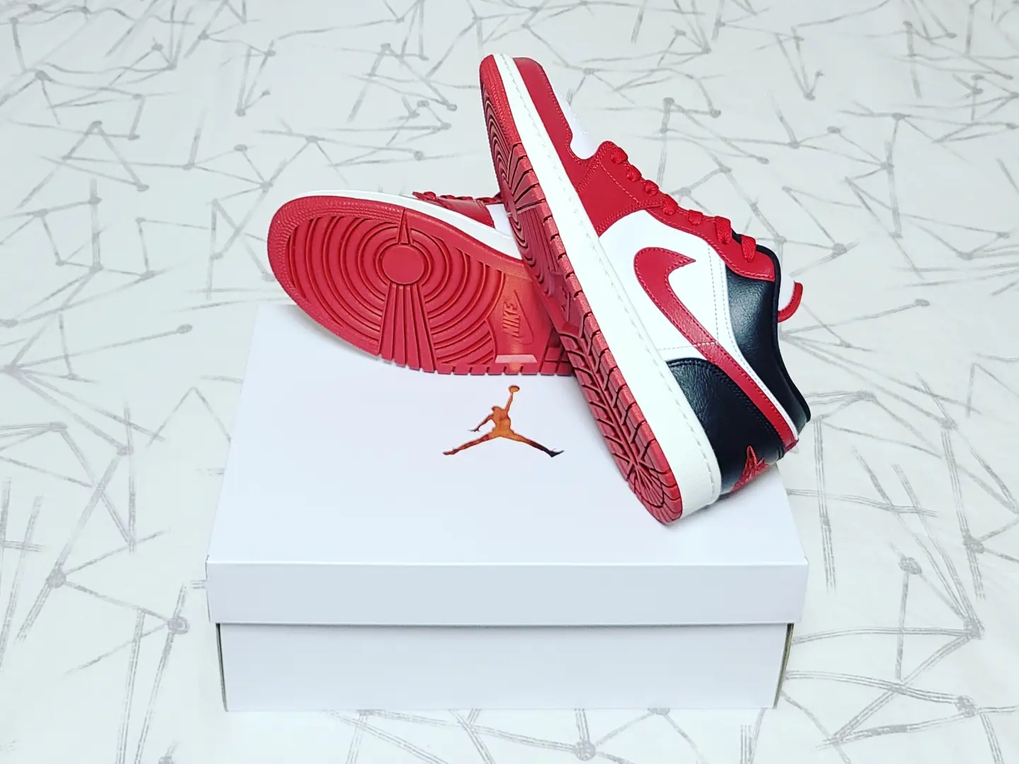(W) Jordan 1 Low White Gym Red 착용 스타일 - 4