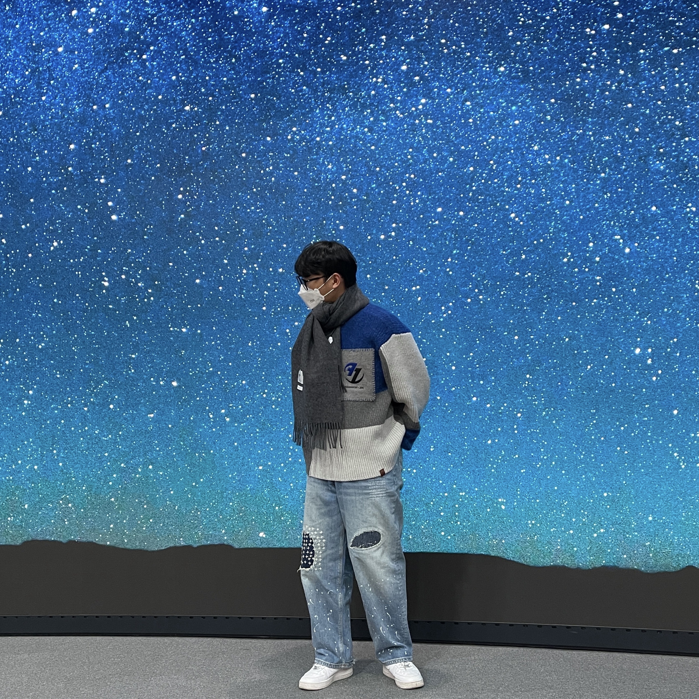 Zara x Ader Error Patchwork Oversize Knit Sweater Multicolor, Zara x Ader Error Patchwork Jeans Blue 착용 스타일 - 1
