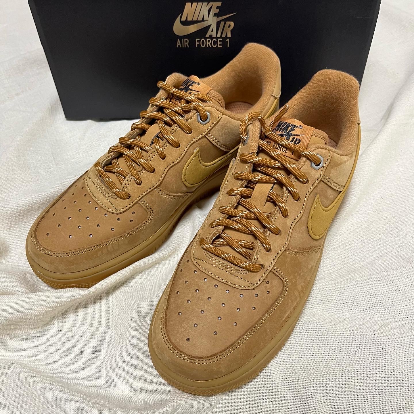 Nike Air Force 1 '07 WB Flax 착용 스타일