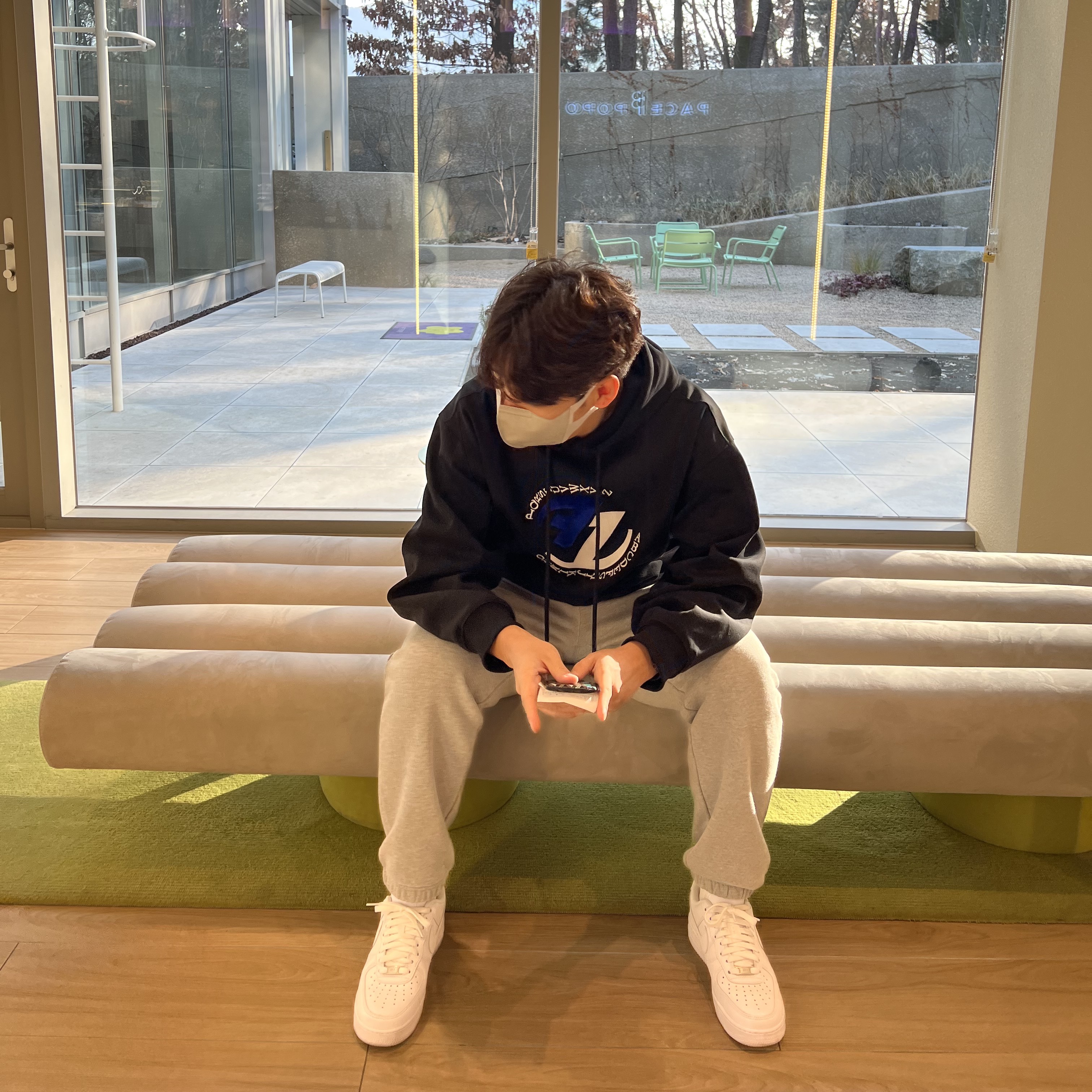 Zara x Ader Error Embroidery Hooded Sweatshirt Black, Nike Air Force 1 '07 Low White 착용 스타일