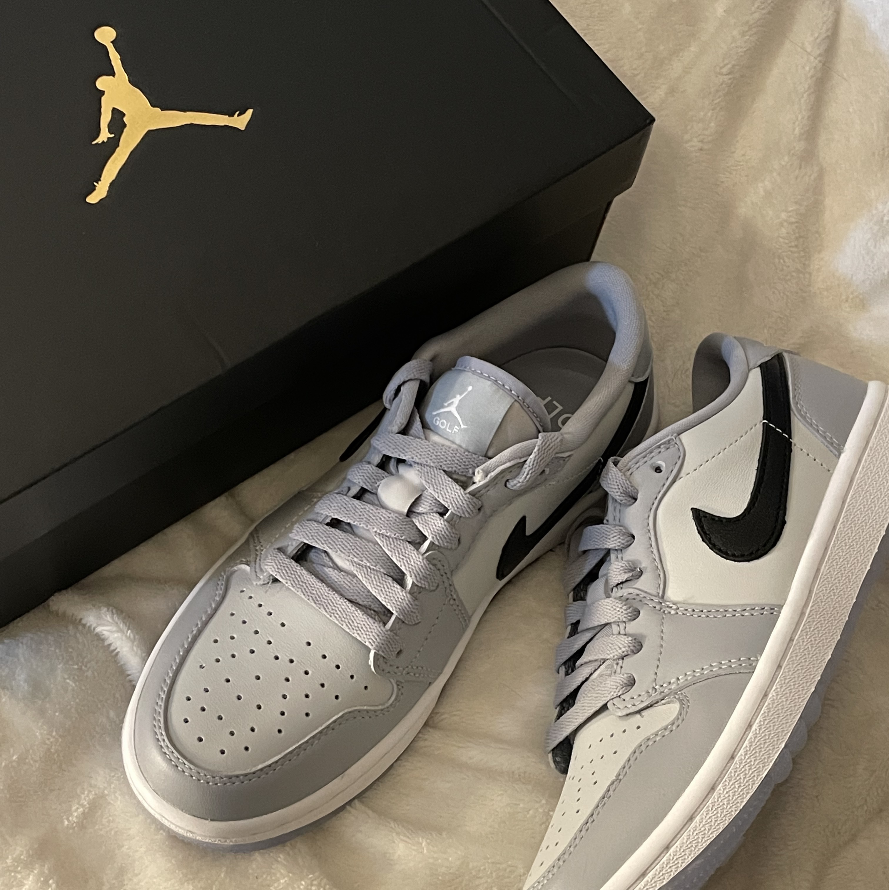 Jordan 1 Low Golf Wolf Grey 착용 스타일