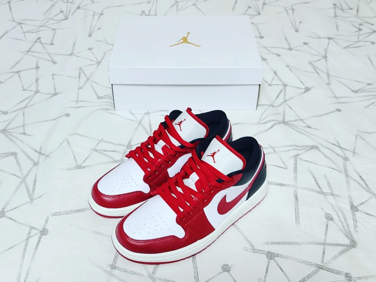 (W) Jordan 1 Low White Gym Red 착용 스타일 - 1