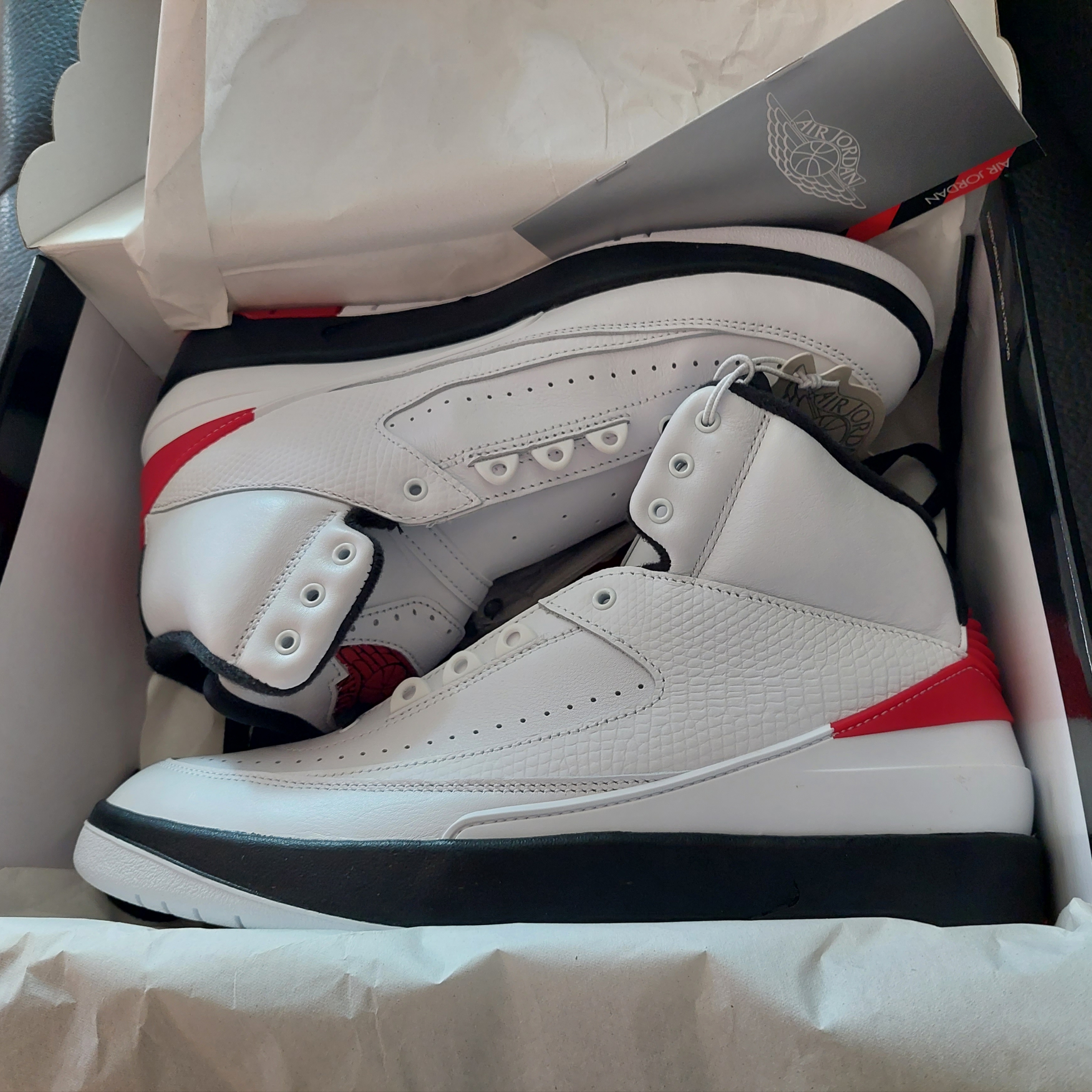 Jordan 2 Retro OG Chicago 착용 스타일
