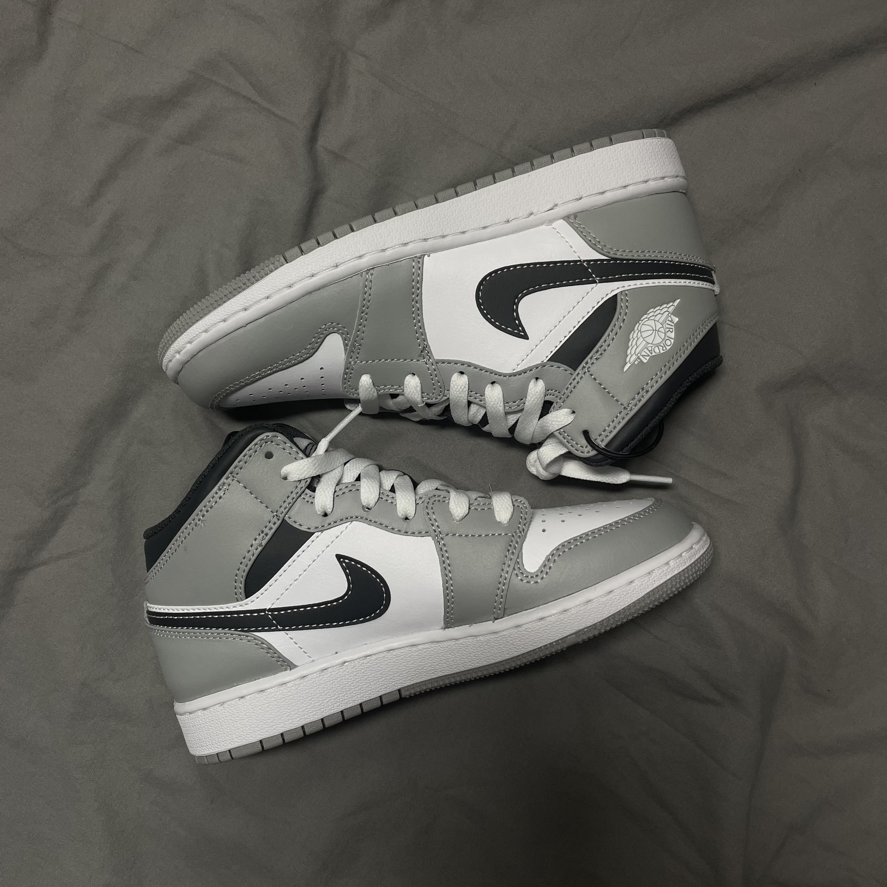 (GS) Jordan 1 Mid Light Smoke Grey Anthracite 착용 스타일