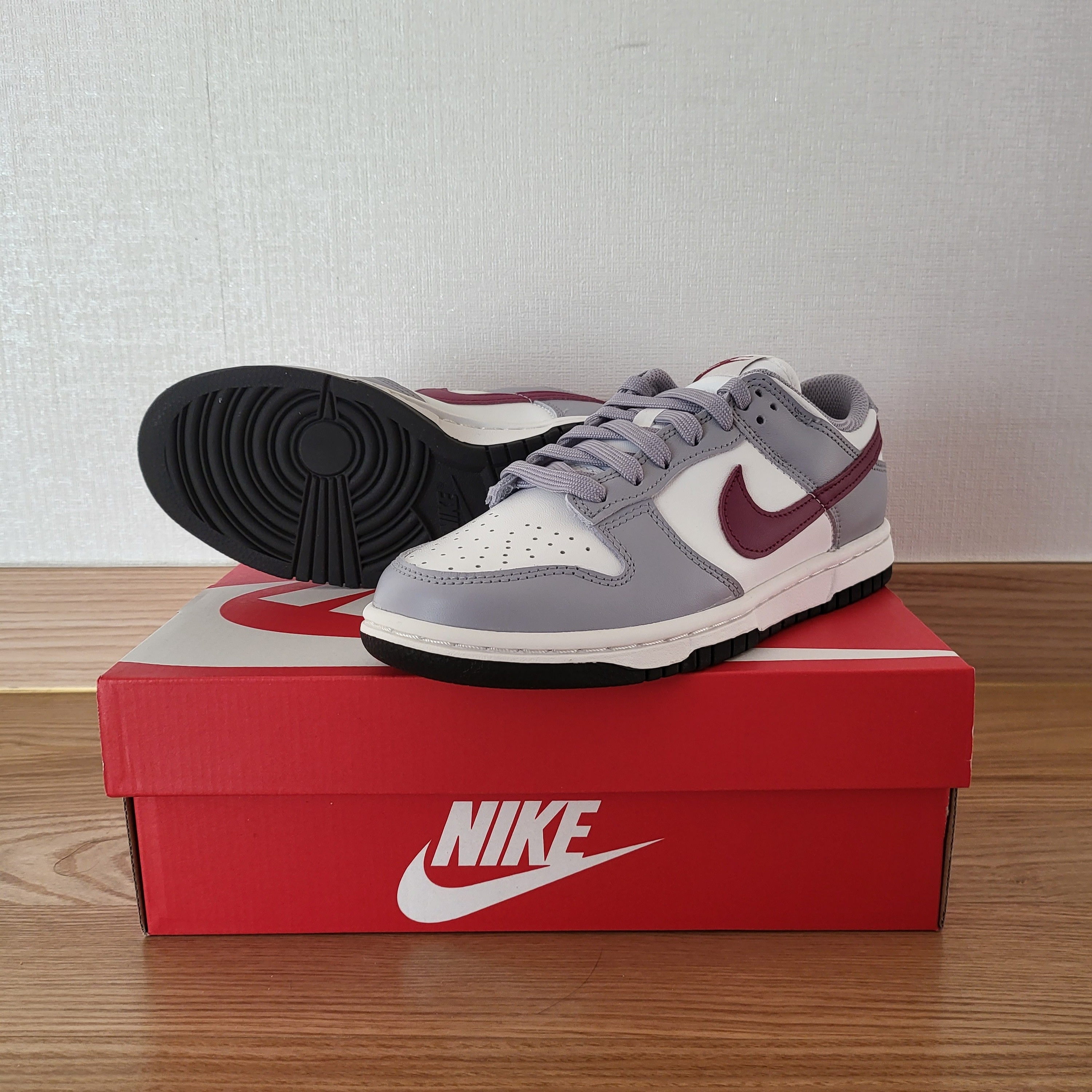 (W) Nike Dunk Low Wolf Grey Rosewood 착용 스타일 - 2