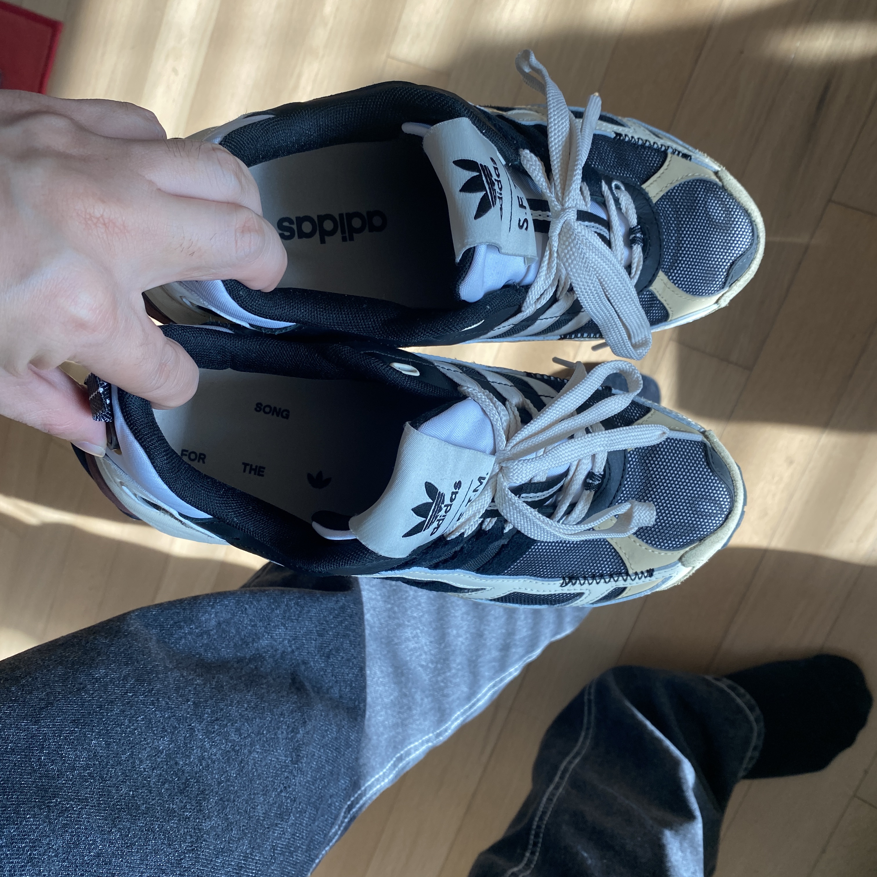 Adidas x Song for the Mute Shadowturf Core Black 착용 스타일